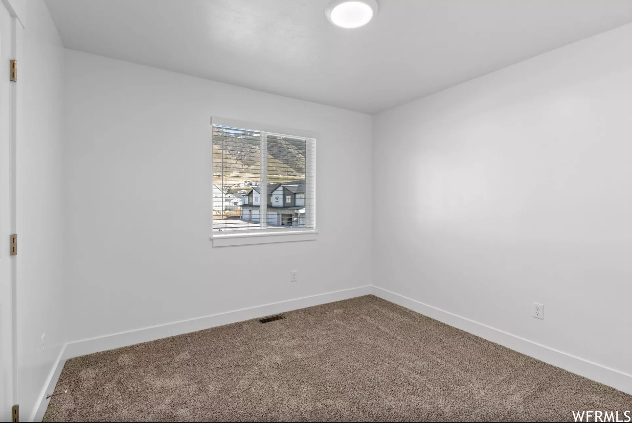 Photos are of a previous townhome. Actual finishes may vary.