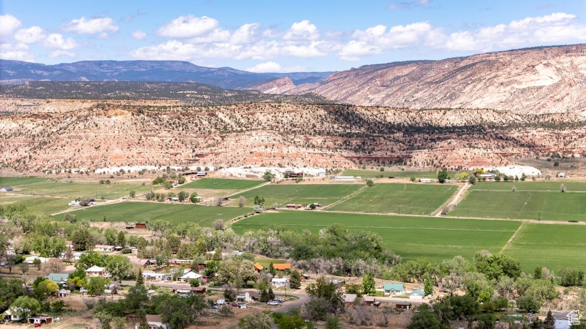 1295 N FIRE ROCK W, Escalante, Utah 84726, 3 Bedrooms Bedrooms, 16 Rooms Rooms,3 BathroomsBathrooms,Residential,For sale,FIRE ROCK,1974341