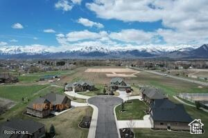 Aerial view with a mountain view