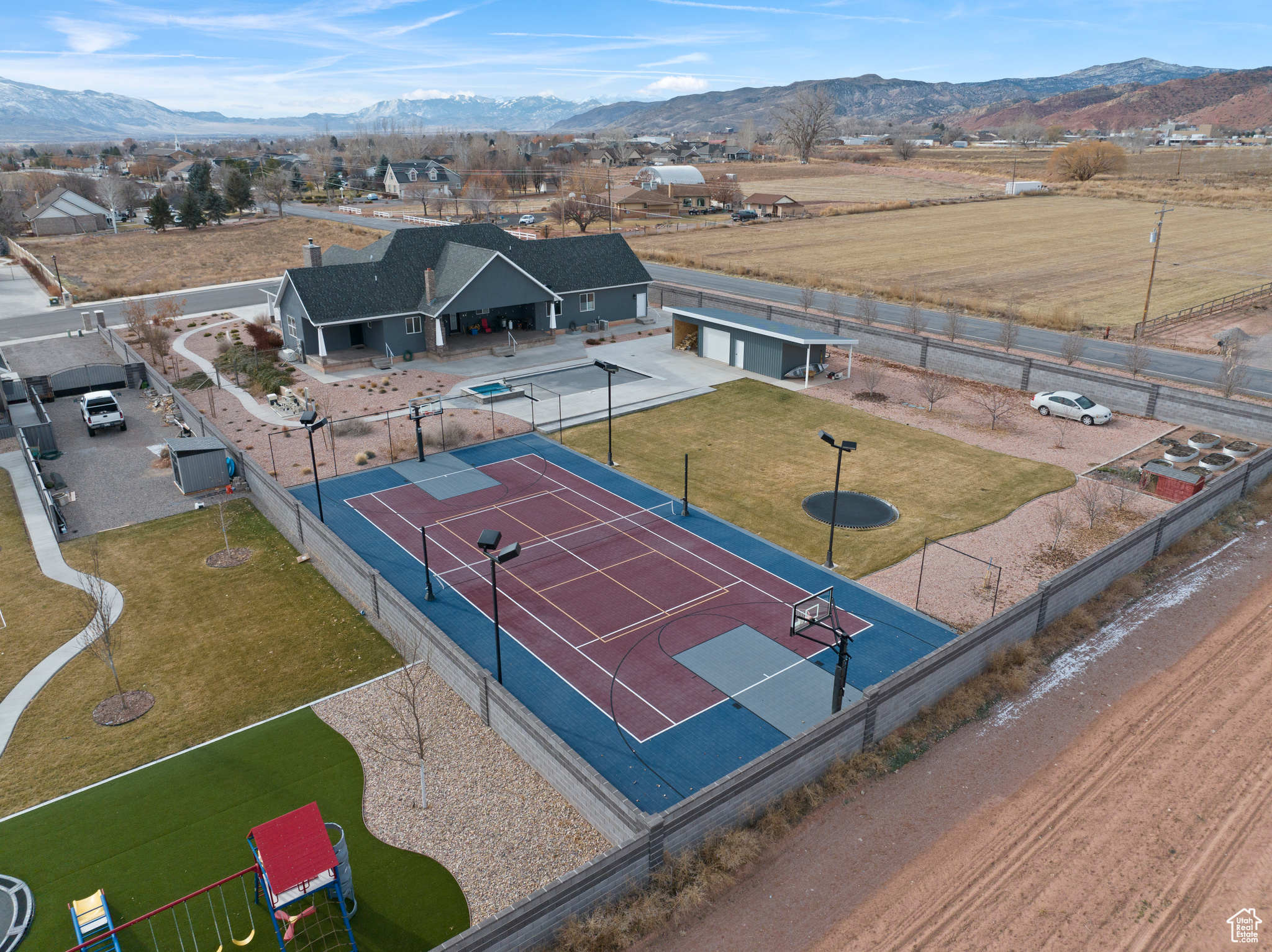 Bird's eye view featuring a mountain view