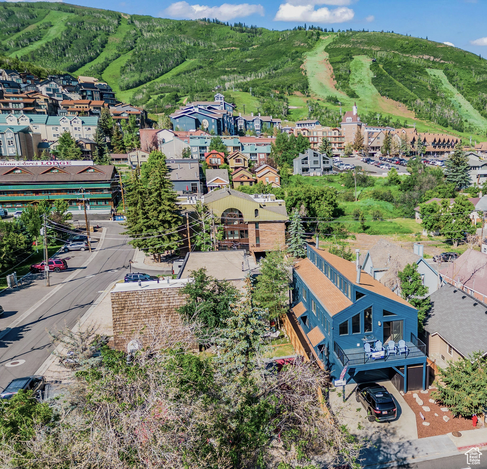 .3 mile to Park City Mountain Base.  1-block to City Library and City Park.  On the free bus route.
