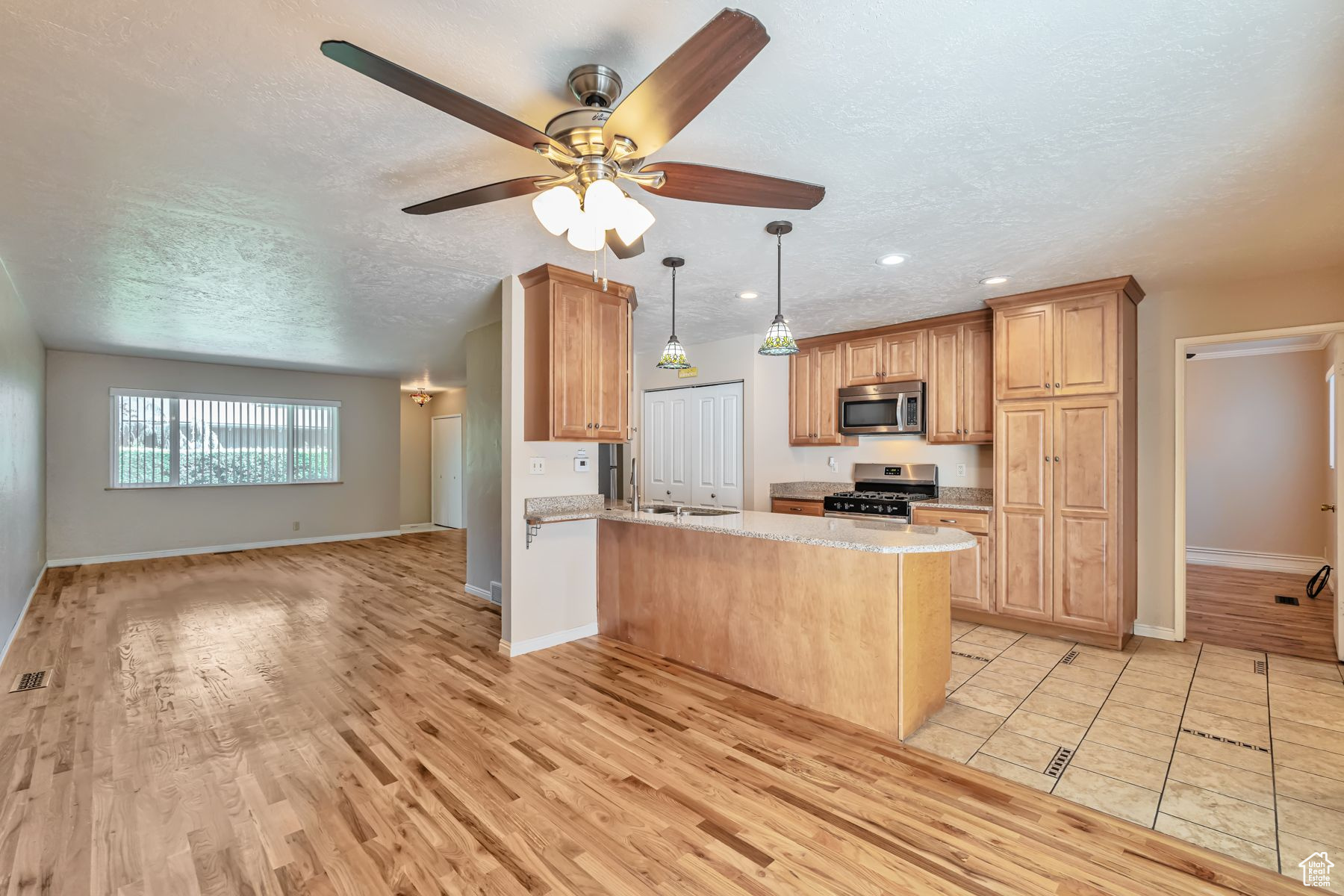 860 E Three Fountains Dr 204 Murray UT 84107 464,900