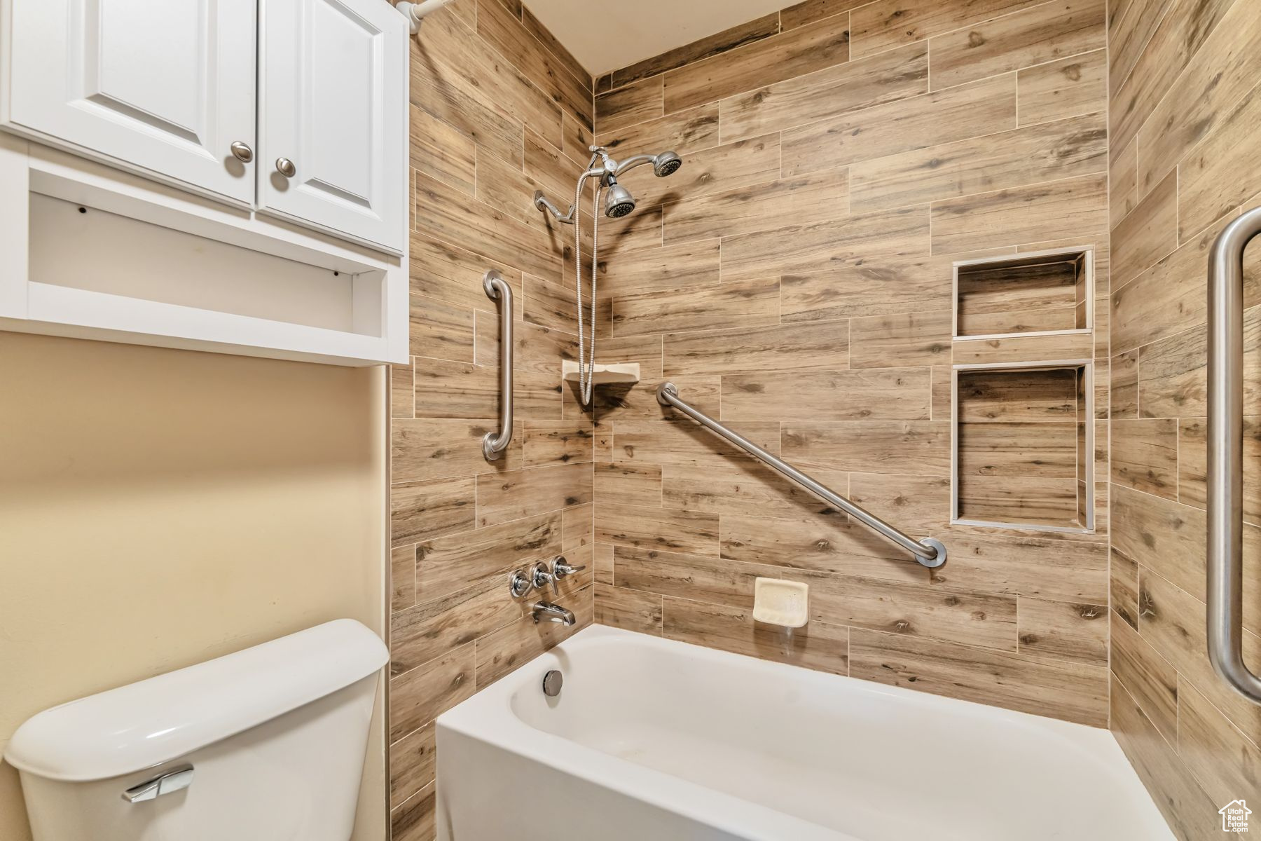 860 E Three Fountains Dr 204 Murray UT 84107 464,900