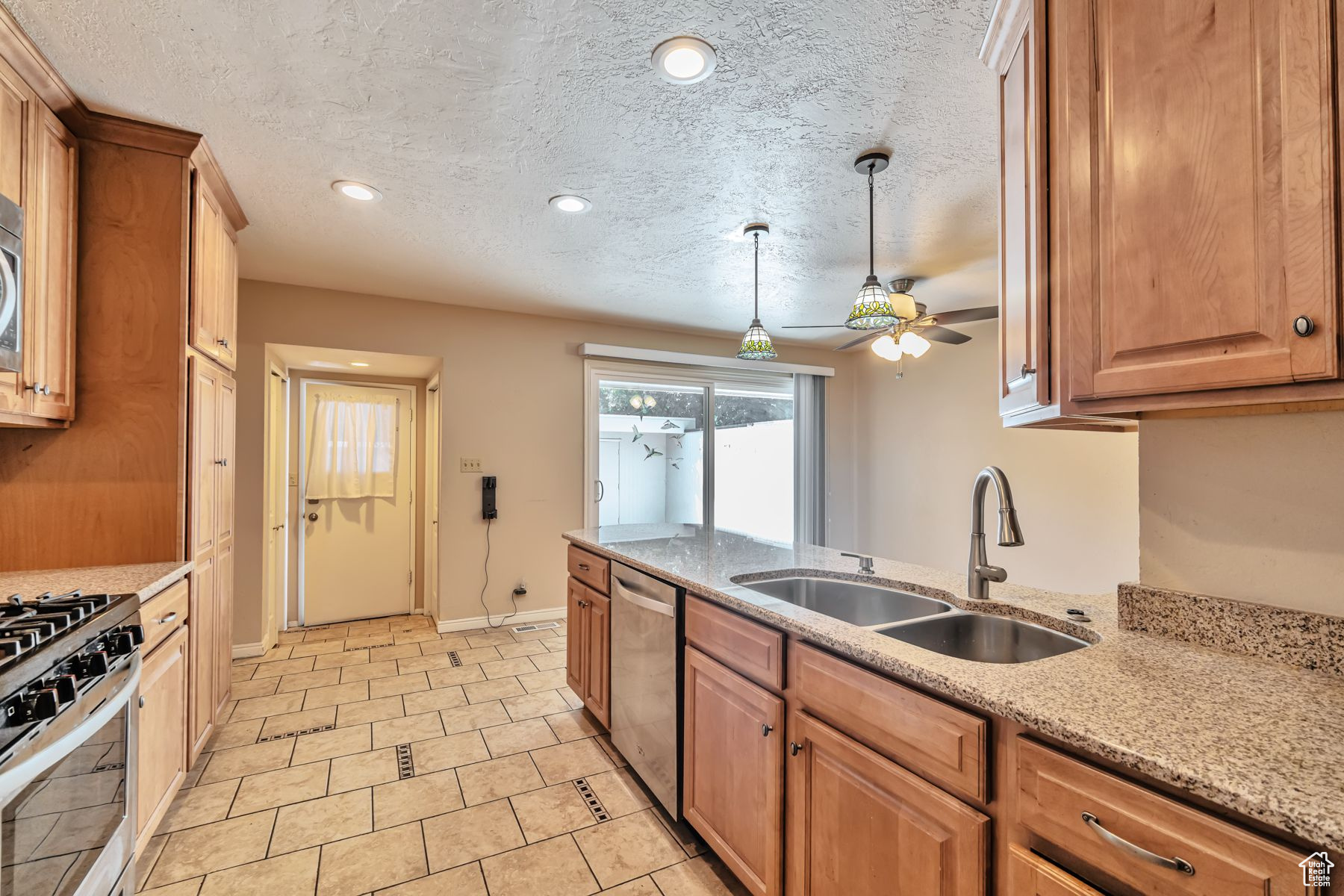 860 E Three Fountains Dr 204 Murray UT 84107 464,900