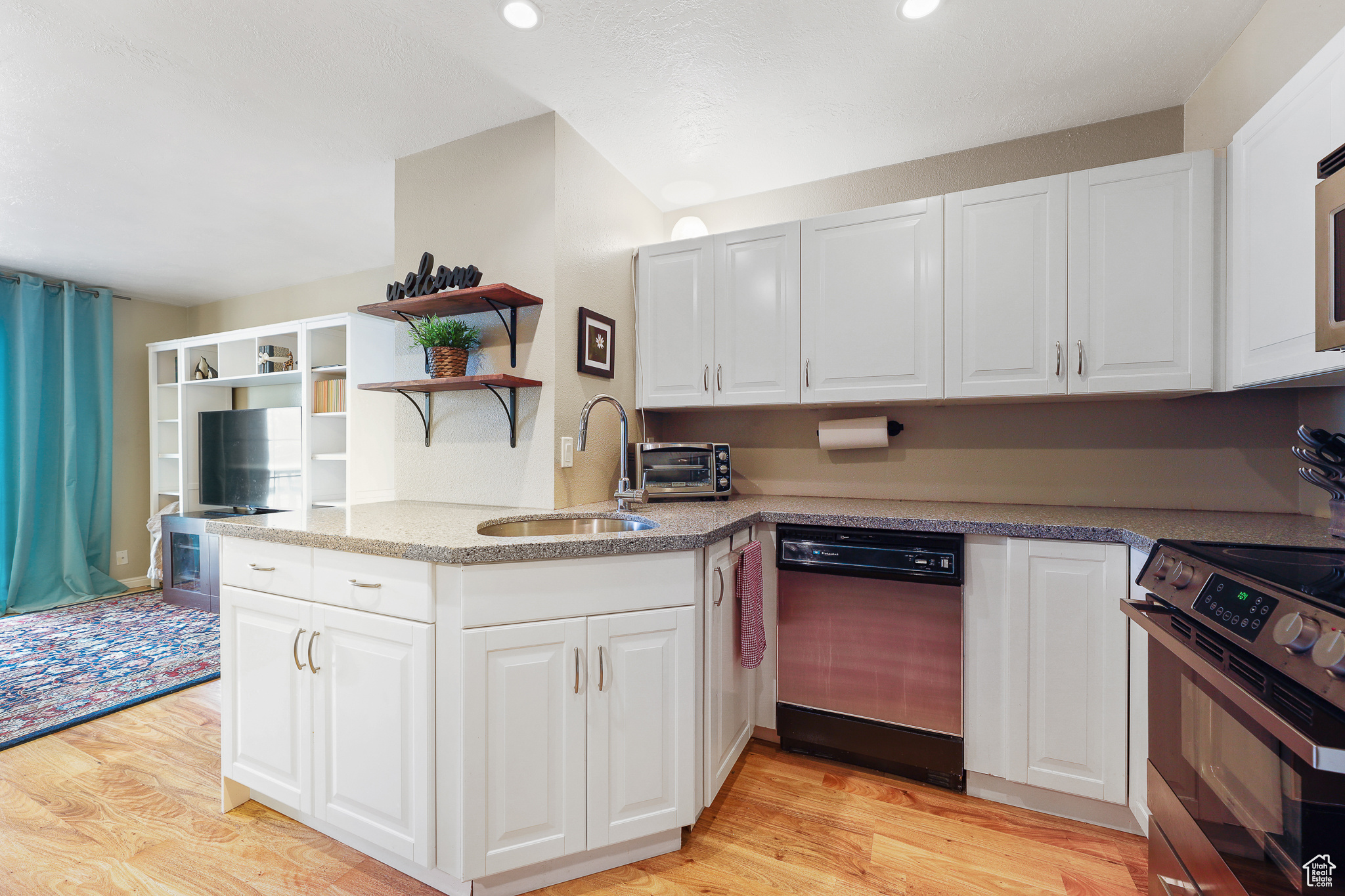 1199 E Waterside Cv 22 Cottonwood Heights UT 84047 269,000