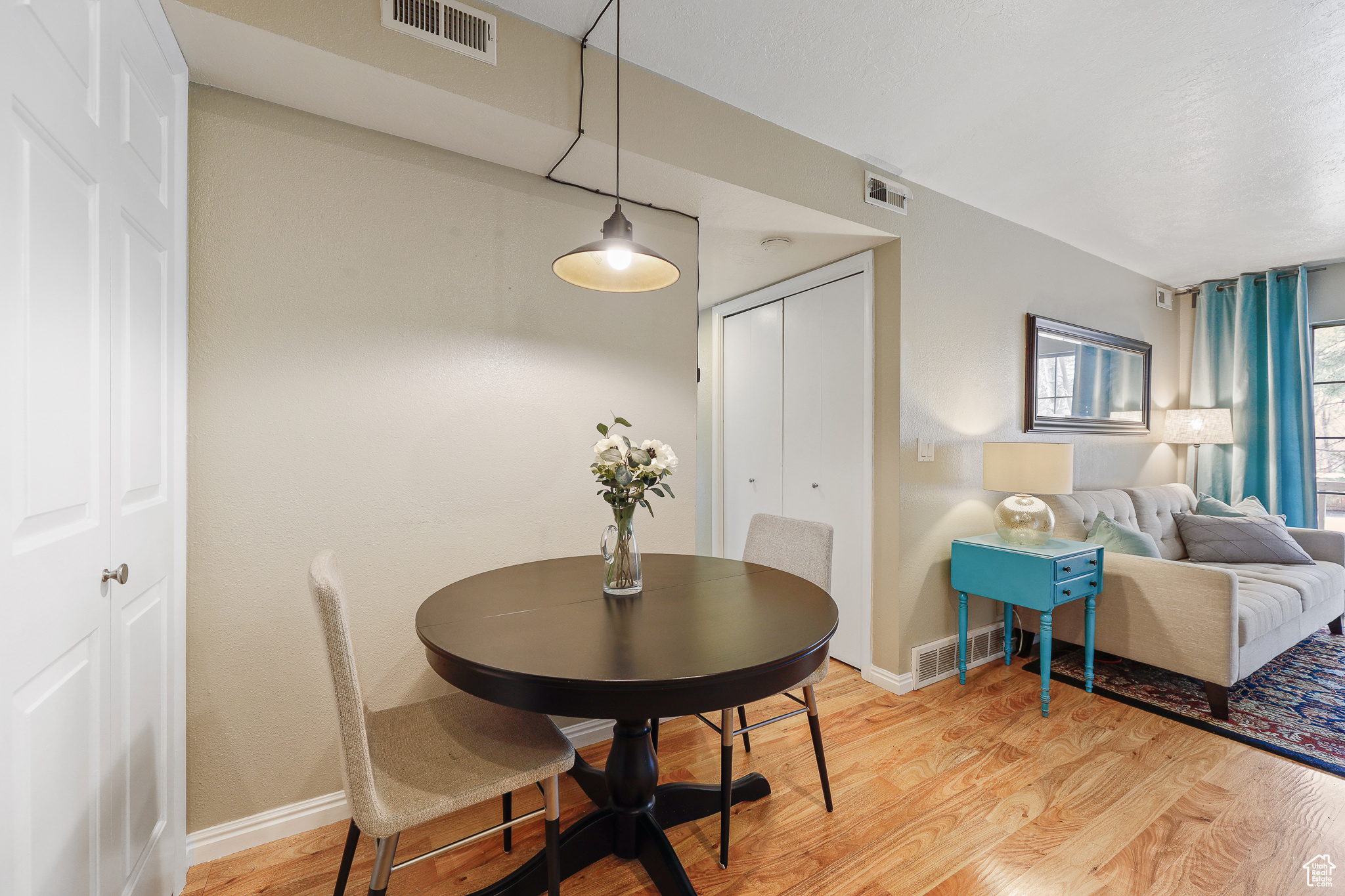 1199 E Waterside Cv 22 Cottonwood Heights UT 84047 269,000