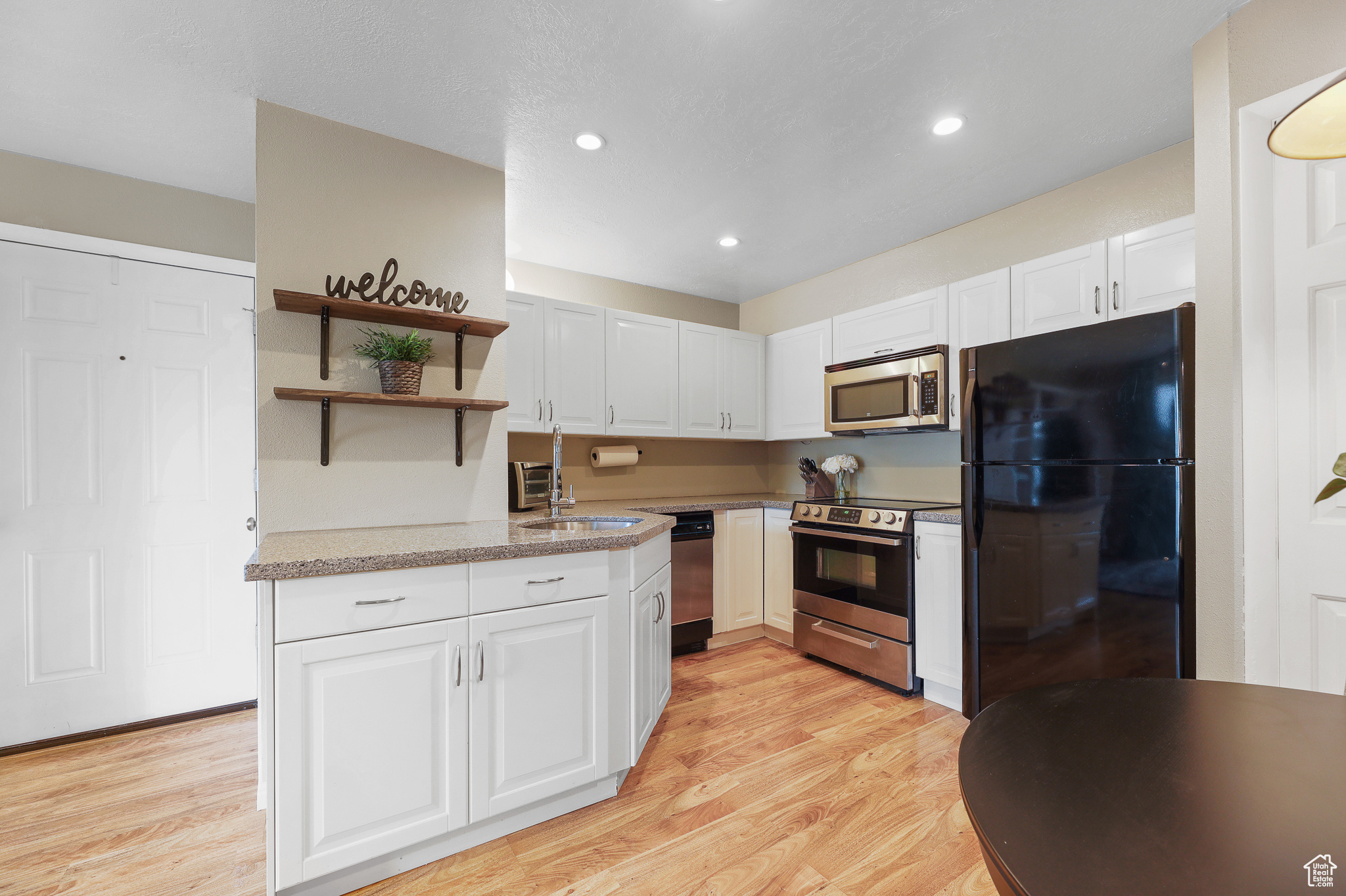 1199 E Waterside Cv 22 Cottonwood Heights UT 84047 269,000