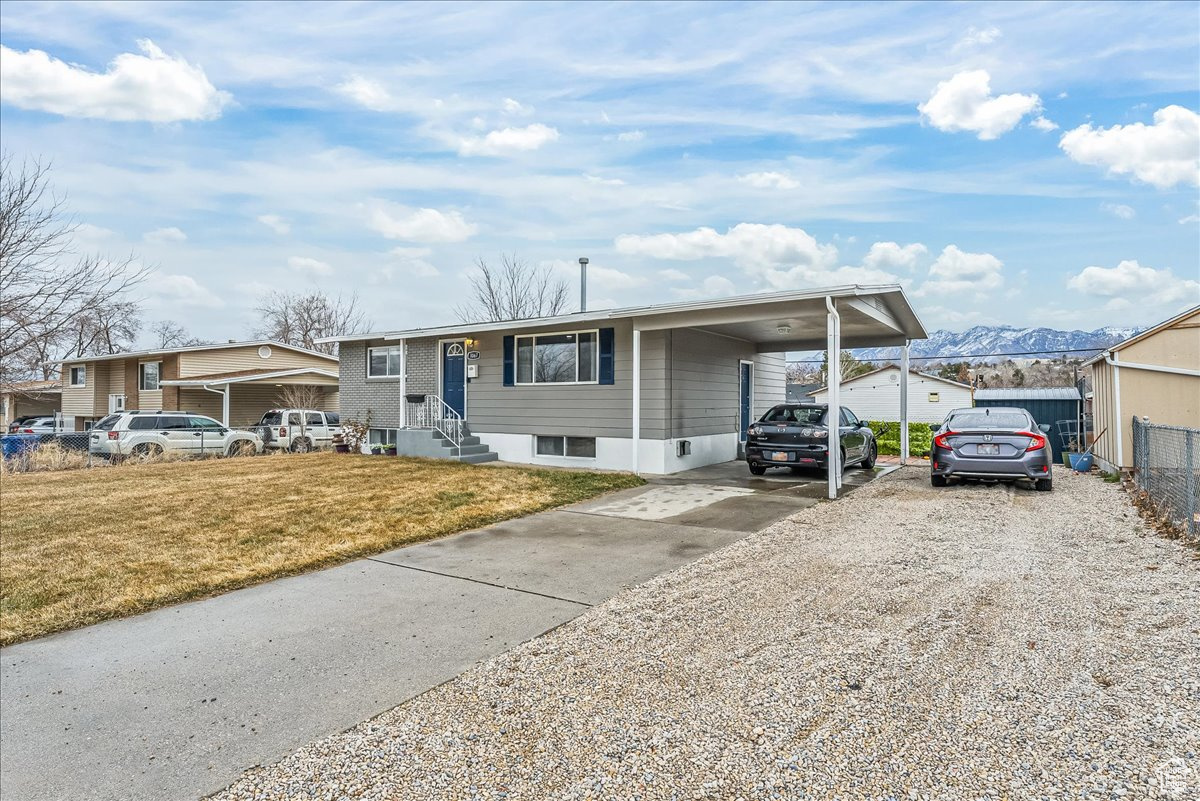 1067 E Sego Lily Dr Sandy UT 84094 500,000