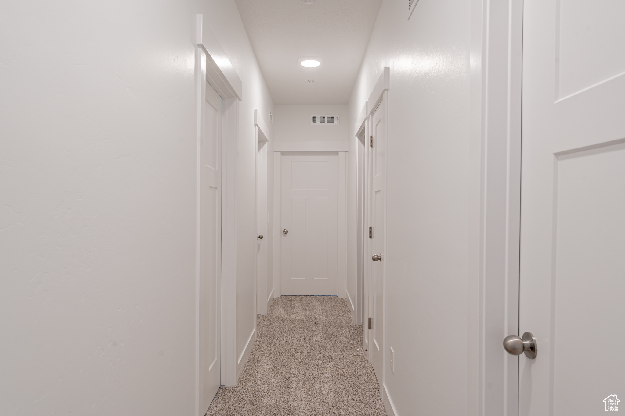 Corridor with light carpet