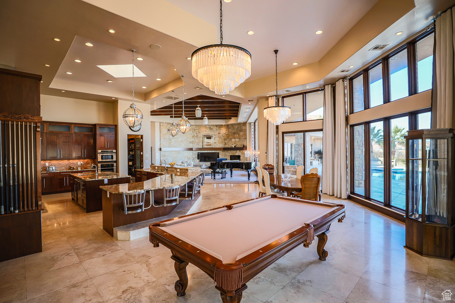 Dining/ Kitchen area