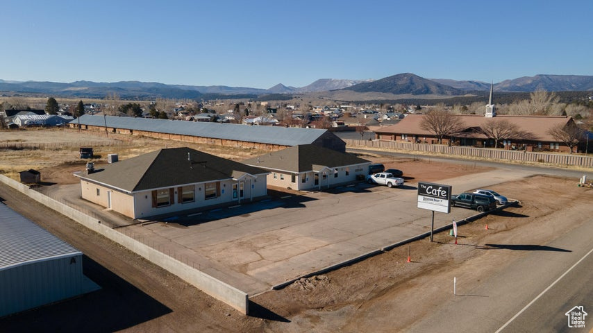 Drone / aerial view featuring a mountain view