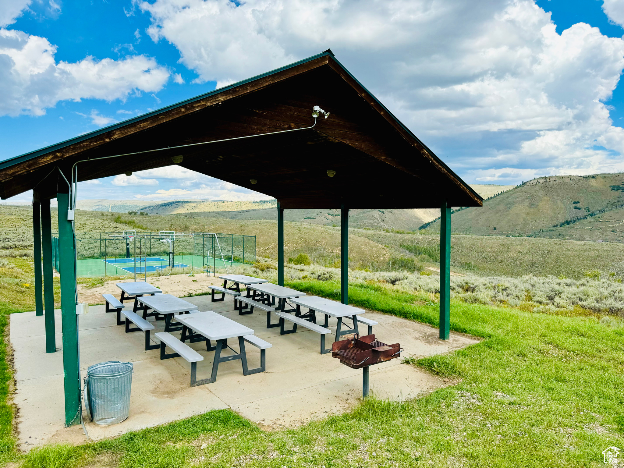 Aspen Cove  Picnic Pavillion and Basketball Court