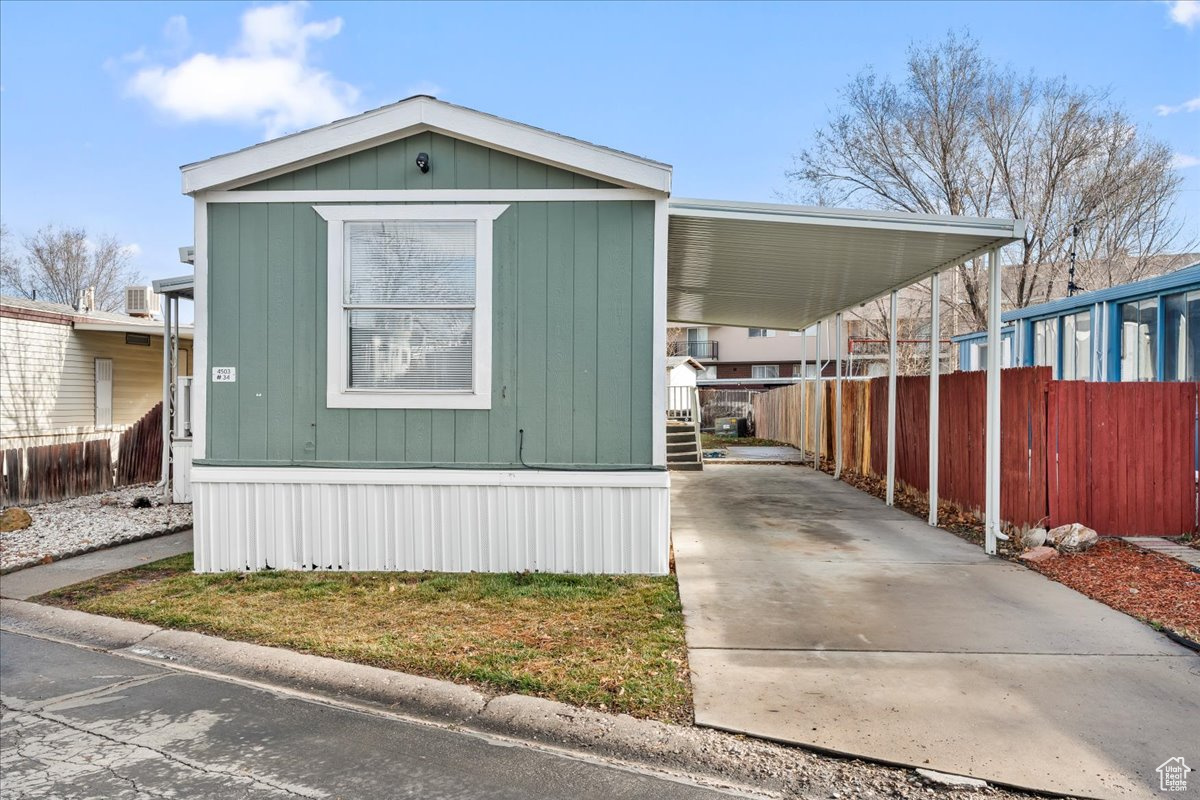 View of manufactured / mobile home