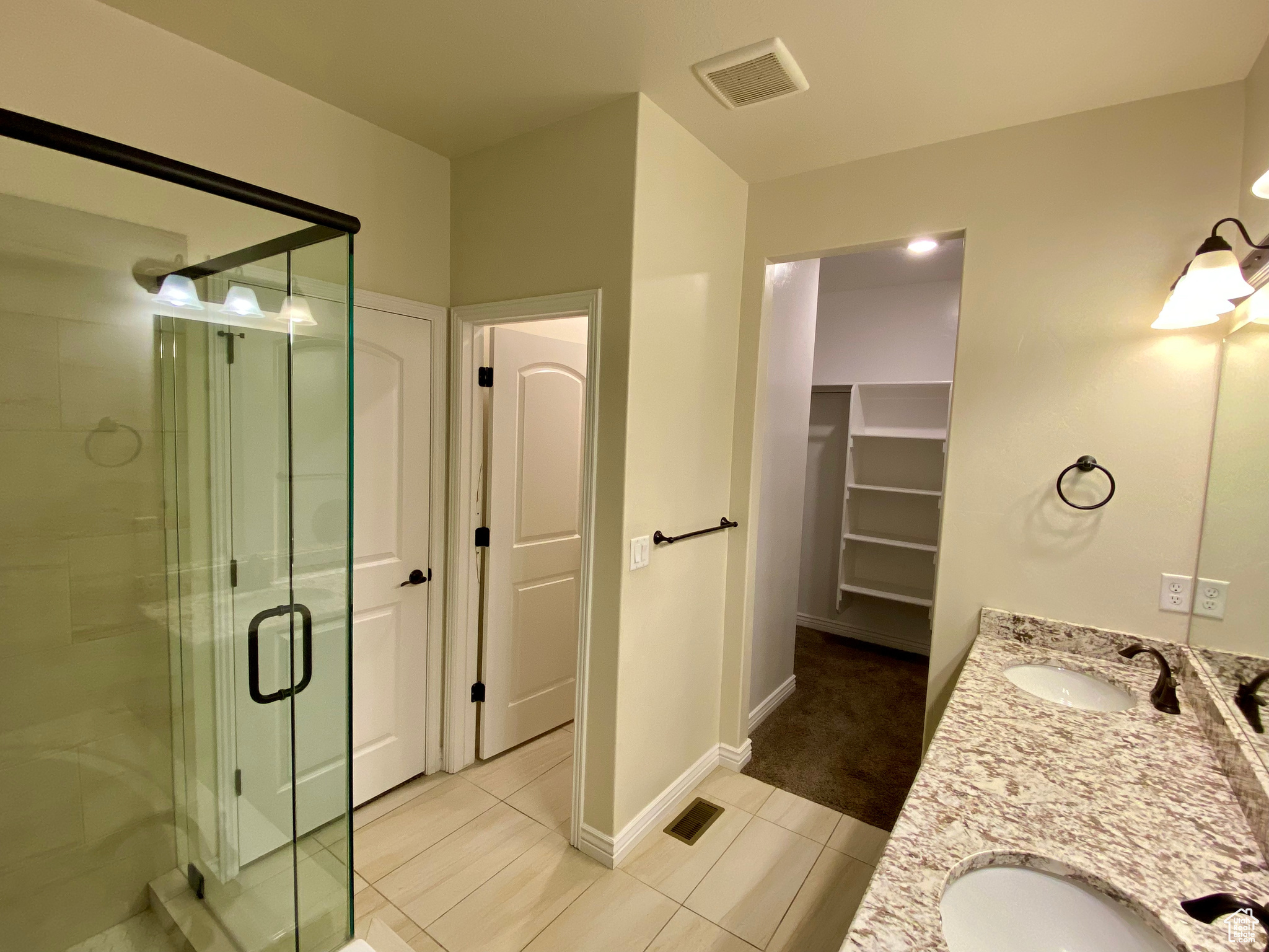 Master suite. Separate tub and shower feature with Walk in closet