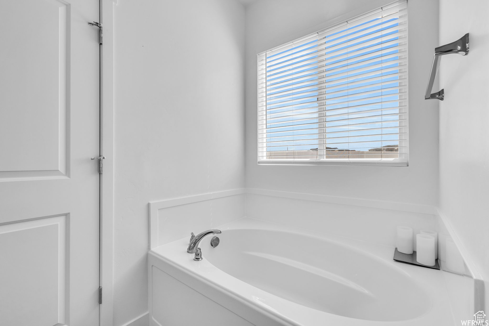 Bathroom with a bathtub