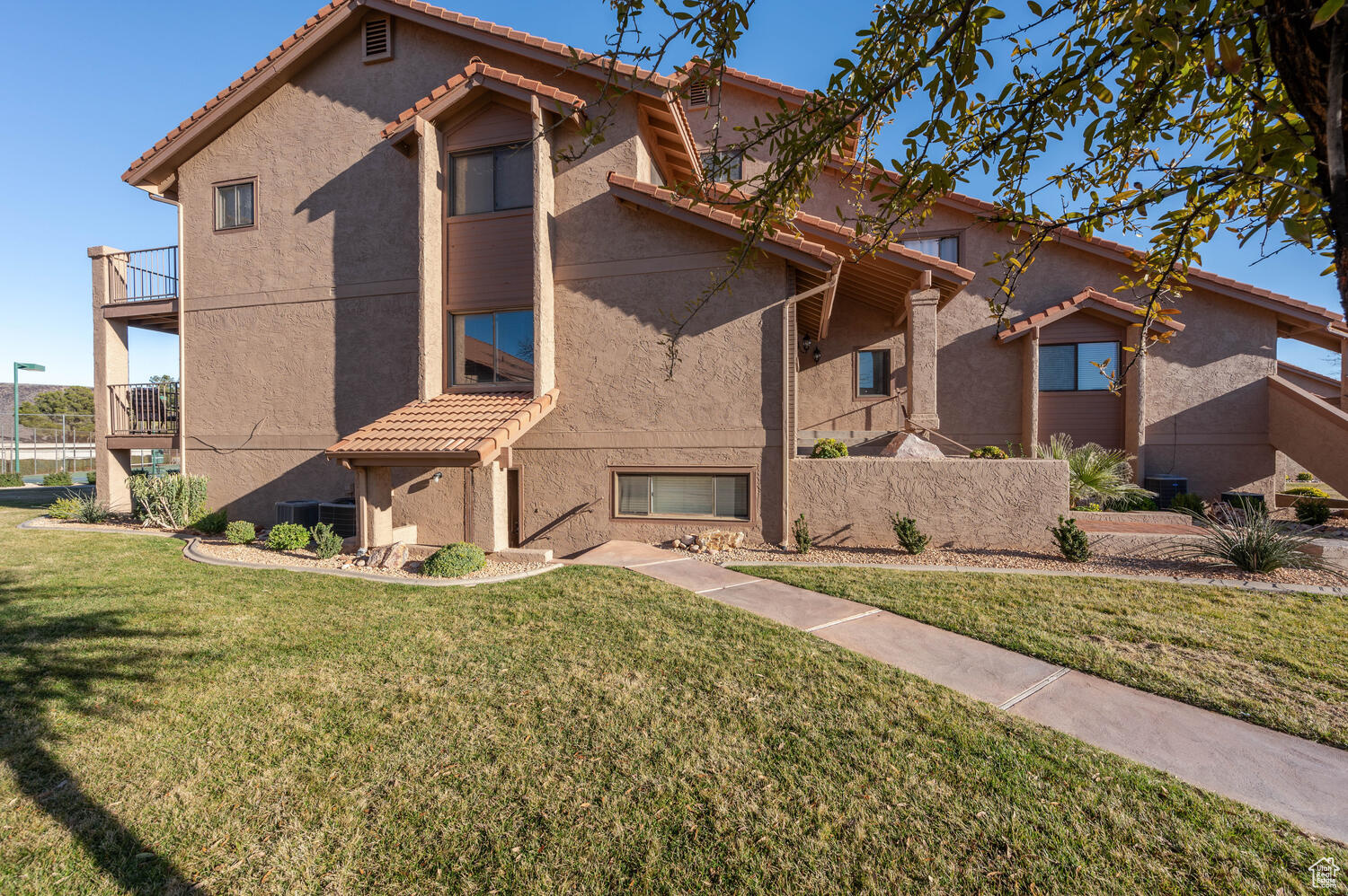 860 S VILLAGE #J10, St. George, Utah 84770, 2 Bedrooms Bedrooms, 6 Rooms Rooms,2 BathroomsBathrooms,Residential,For sale,VILLAGE,1982295