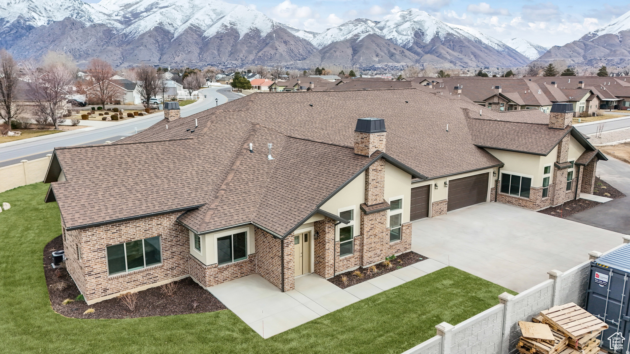 This home is tucked in a quiet corner of the community with additional green space and beautiful mountain views.
