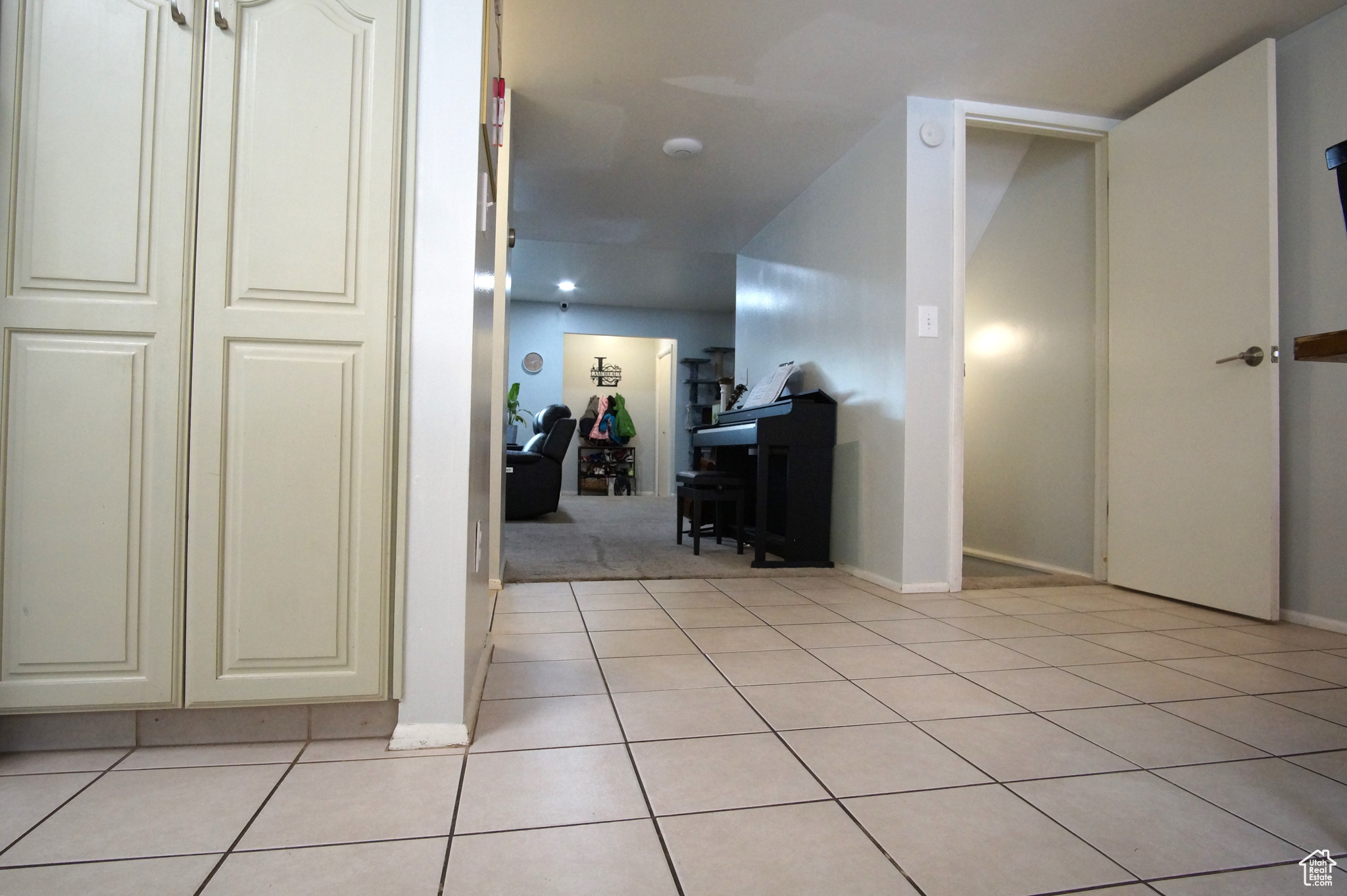 Hallway from Living to Kitchen