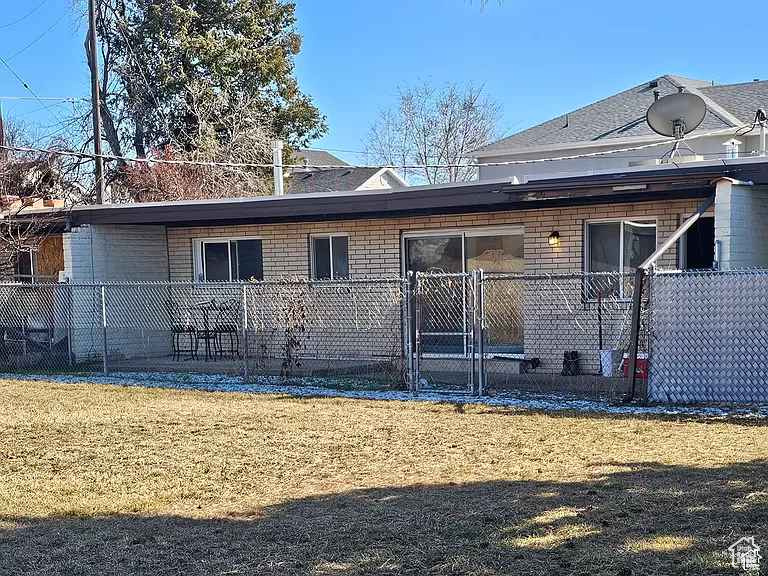 1175 S 1000 E #F 19, Clearfield, Utah 84015, 2 Bedrooms Bedrooms, 6 Rooms Rooms,1 BathroomBathrooms,Residential,For sale,1000,1983391