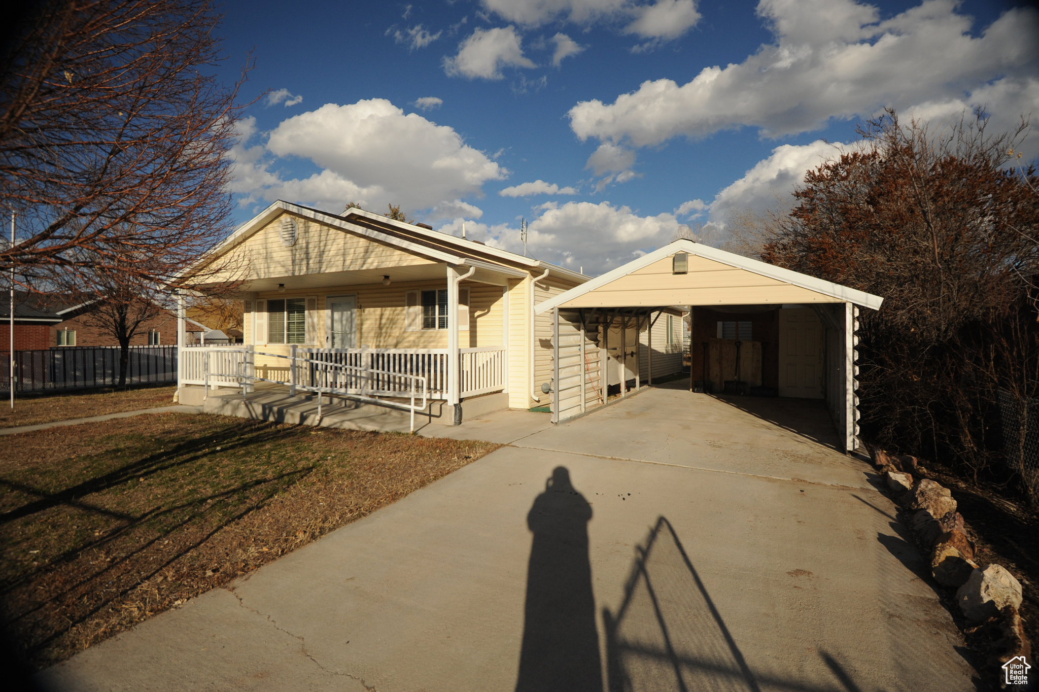 28 N Main Mayfield UT 84643 318,000