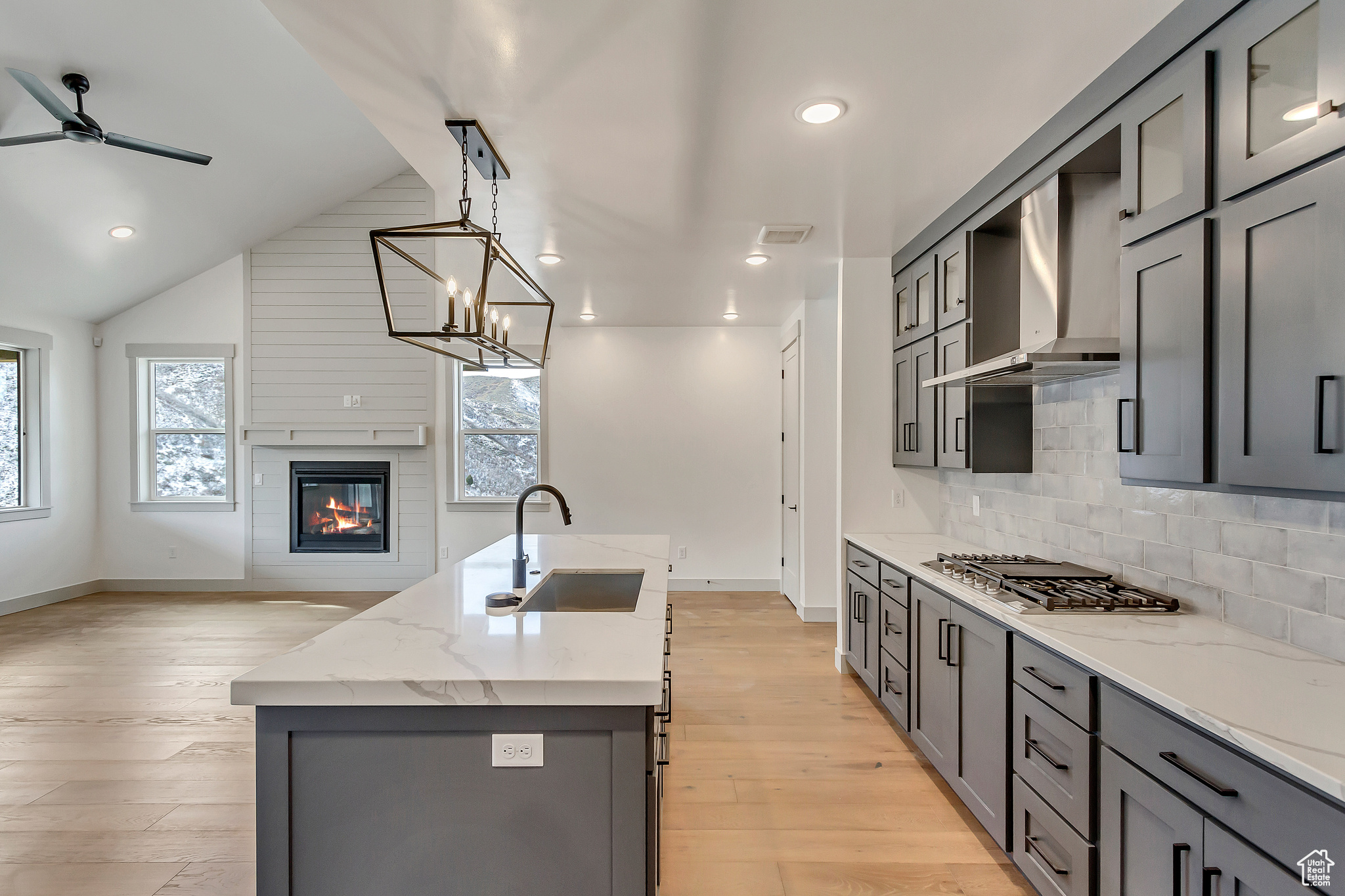 1208 E Delacroix Dr 117 Draper UT 84020 899,000