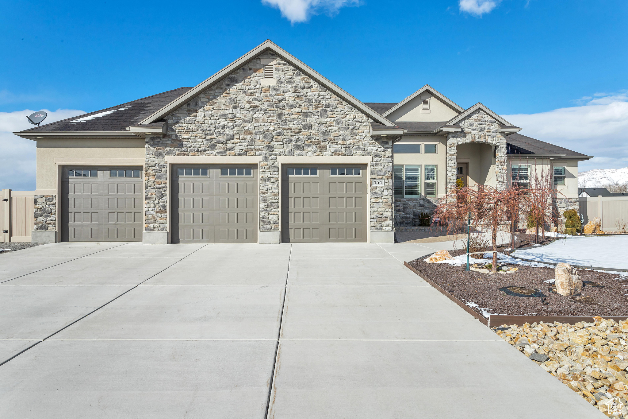 154 w hidden acres ln erda ut 84074