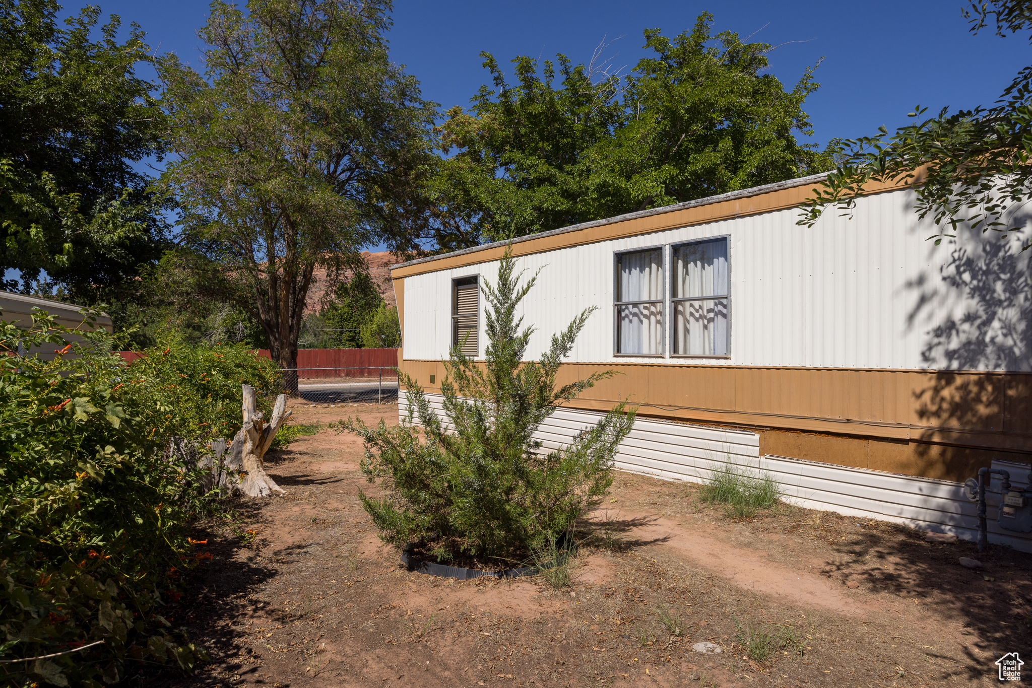 381 MCGILL, Moab, Utah 84532, 2 Bedrooms Bedrooms, 6 Rooms Rooms,1 BathroomBathrooms,Residential,For sale,MCGILL,1984596