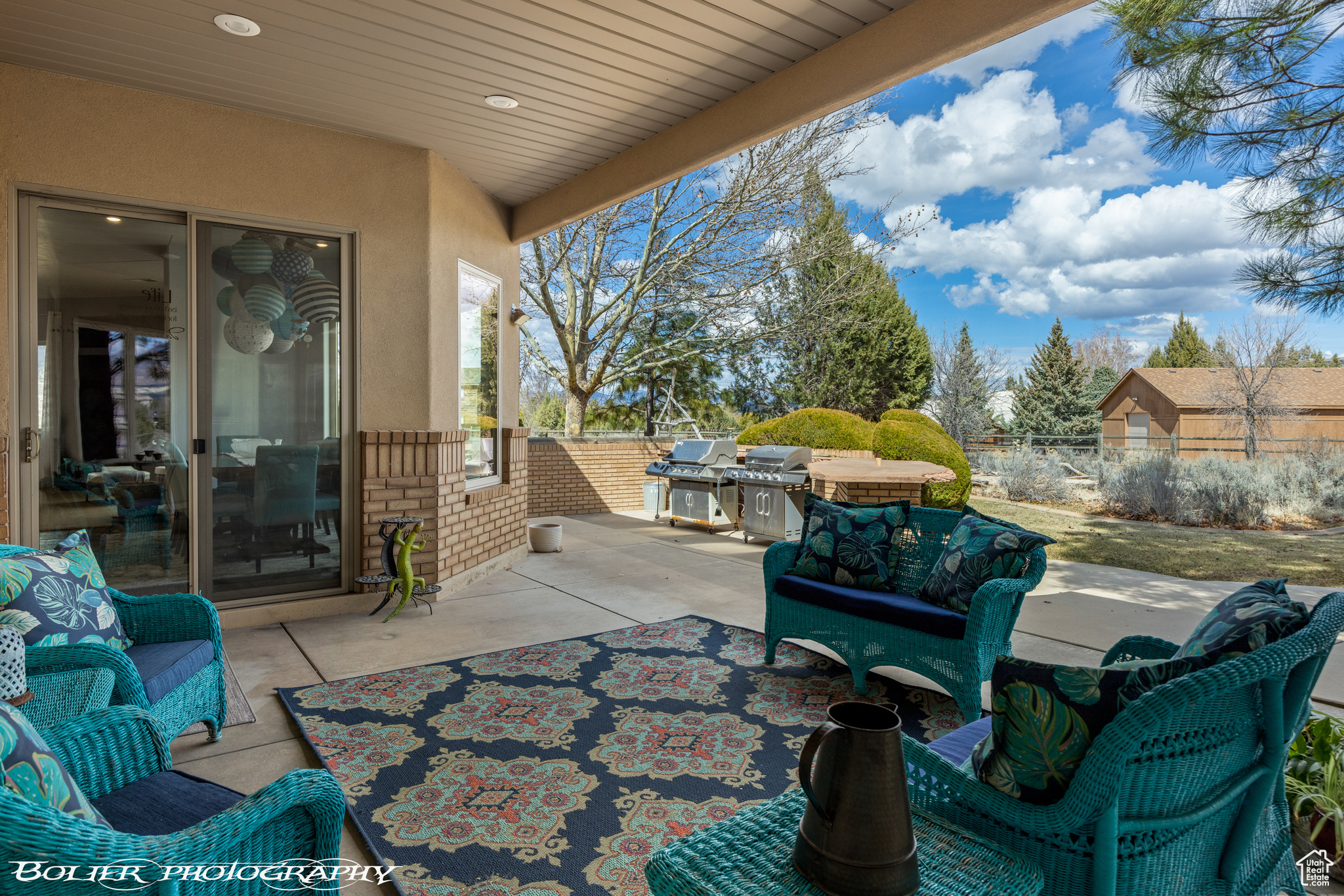 View of terrace featuring an outdoor hangout area