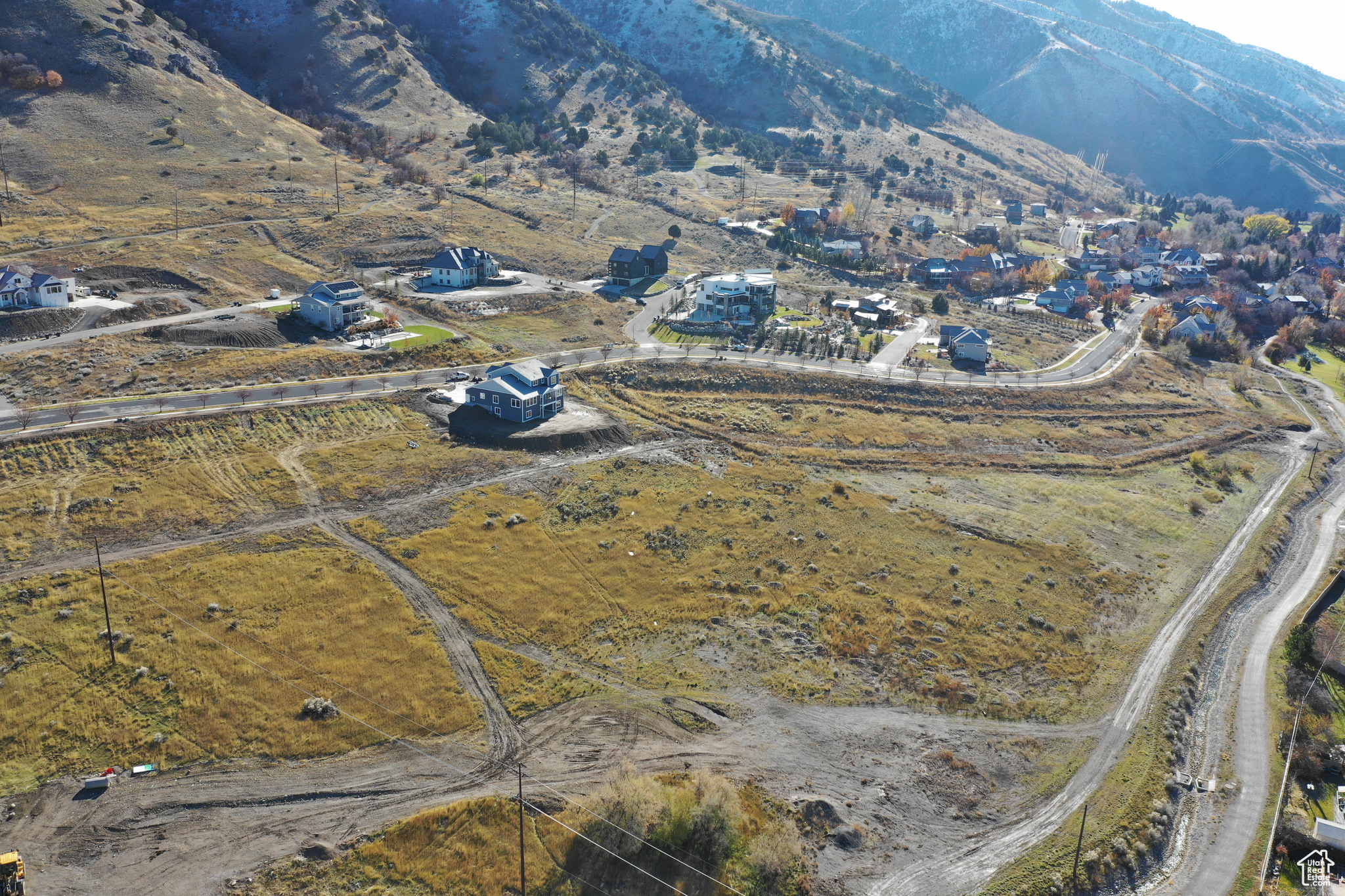 Bird's eye view with a mountain view