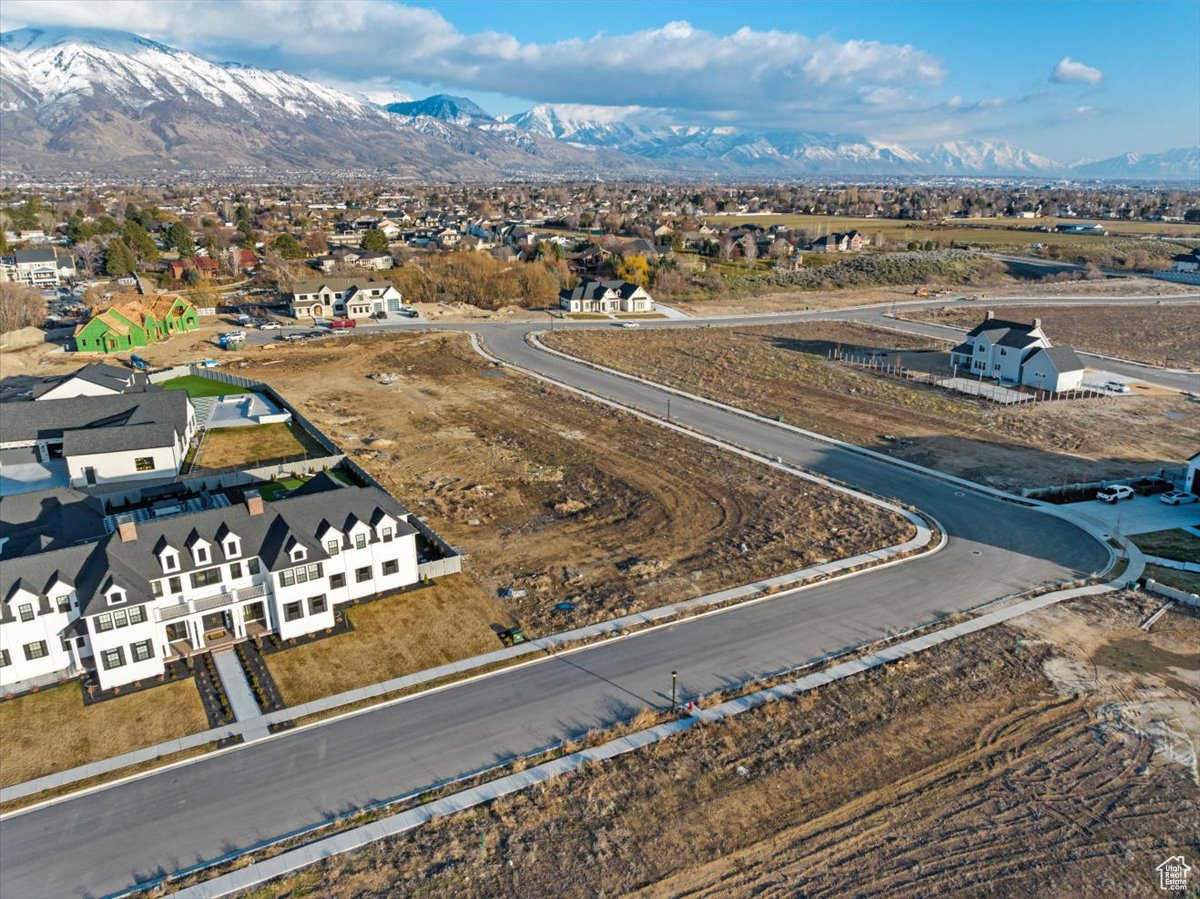 Drone / aerial view featuring a mountain view