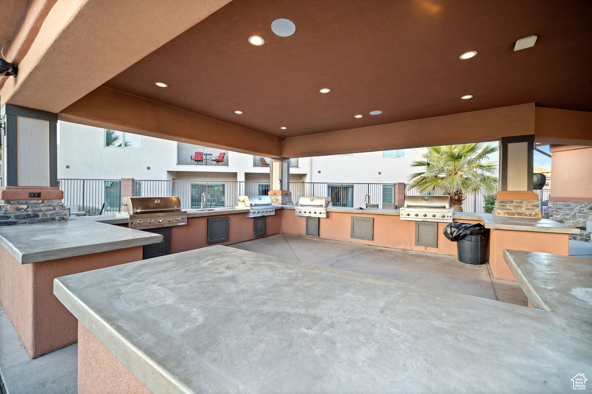 View of patio / terrace with area for grilling and grilling area.