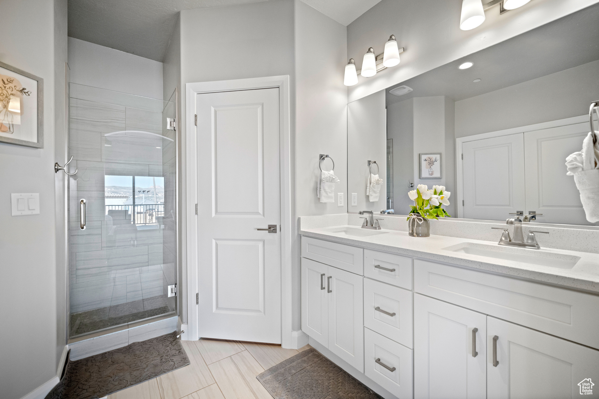 3 rd master bathroom.