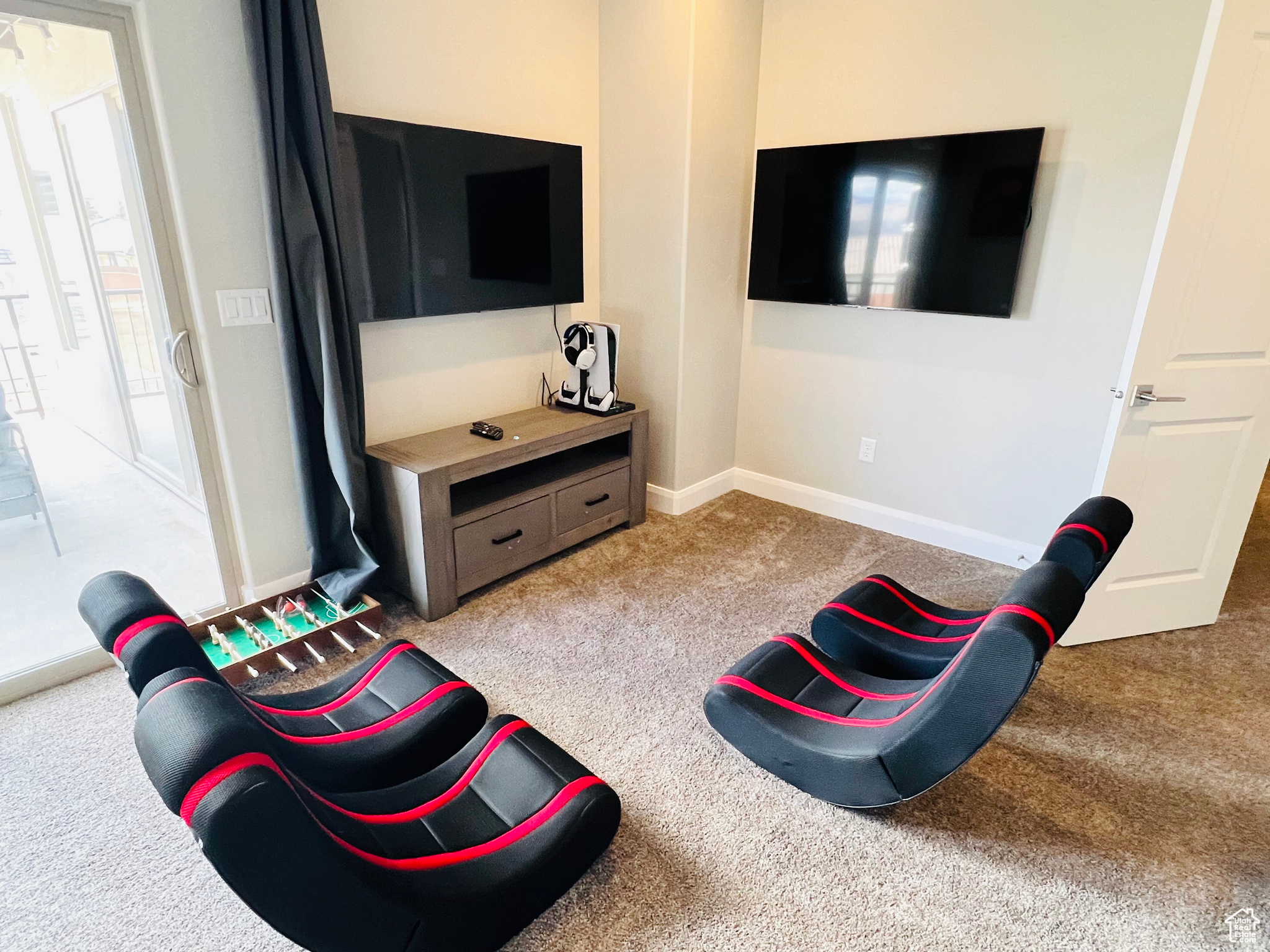 Game area in the kids bedroom. Xbox is included.Two 55 inch TVs for streaming and gaming.