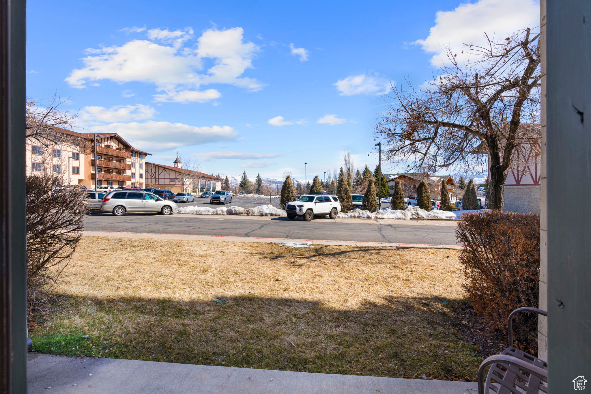 Ground level patio, with easy access to parking lot and tennis courts.