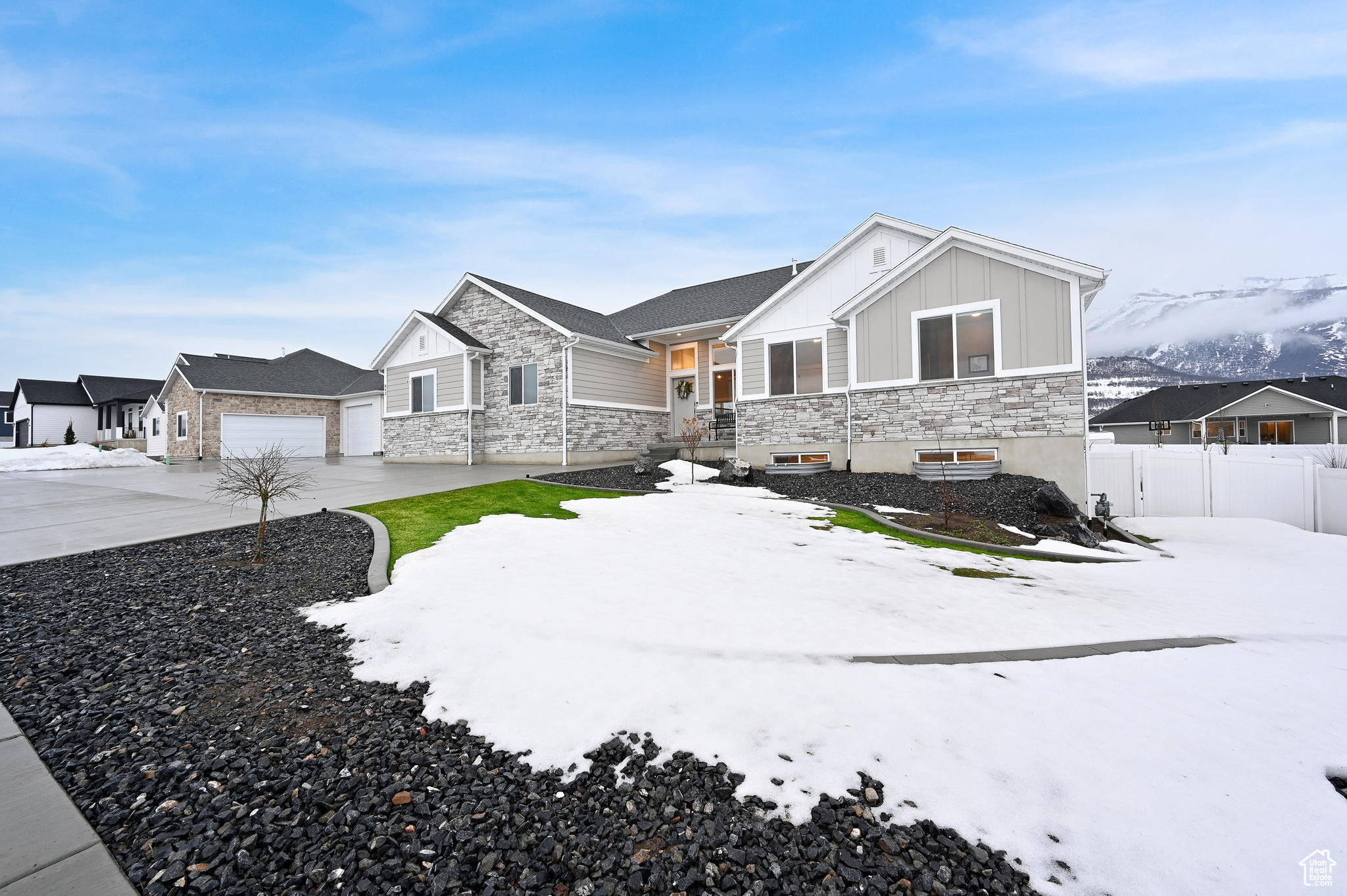 853 S Center St Wellsville UT 84339 875,000