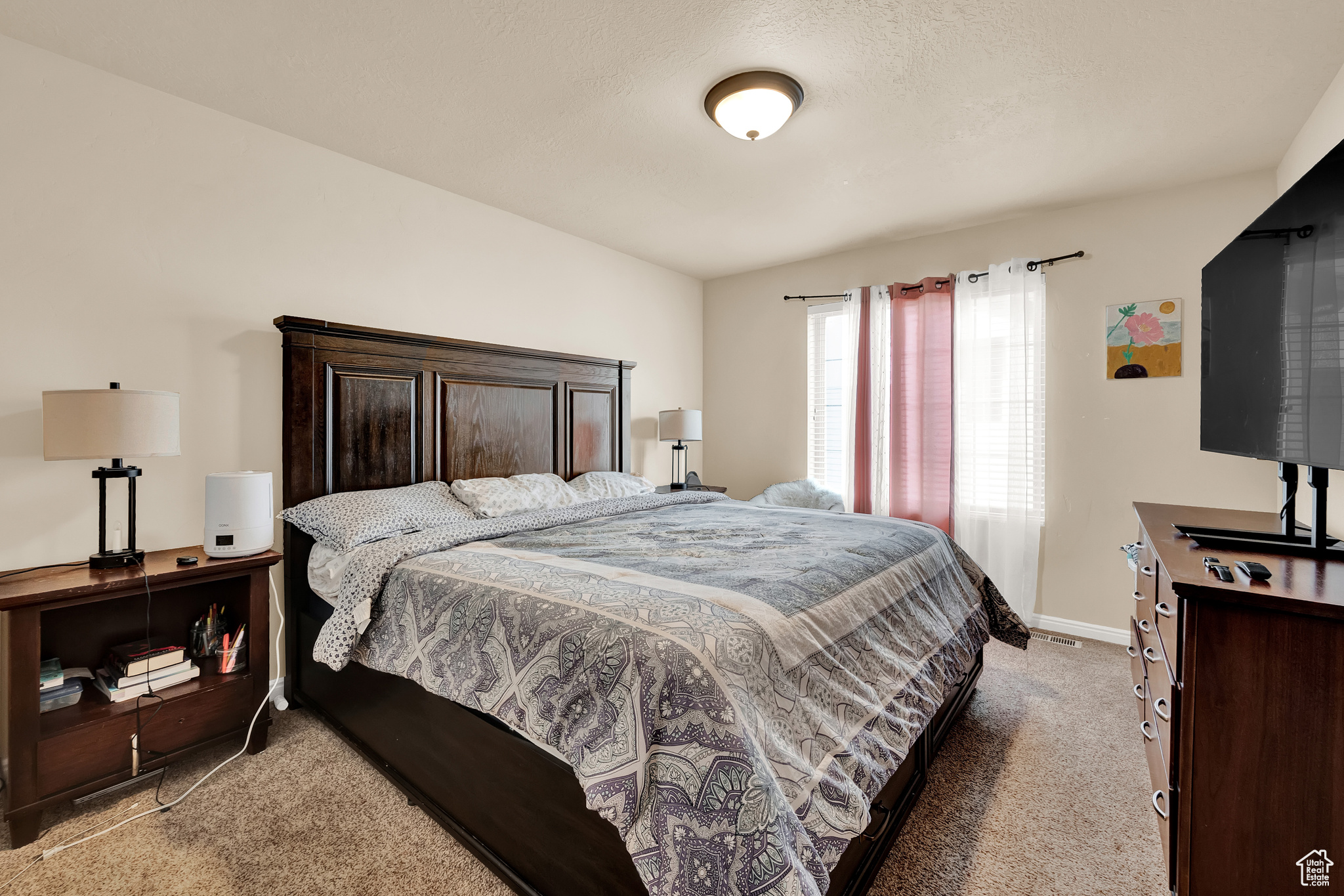 136 N 360 W, Centerville, Utah 84014, 4 Bedrooms Bedrooms, 14 Rooms Rooms,1 BathroomBathrooms,Residential,For sale,360,1986365