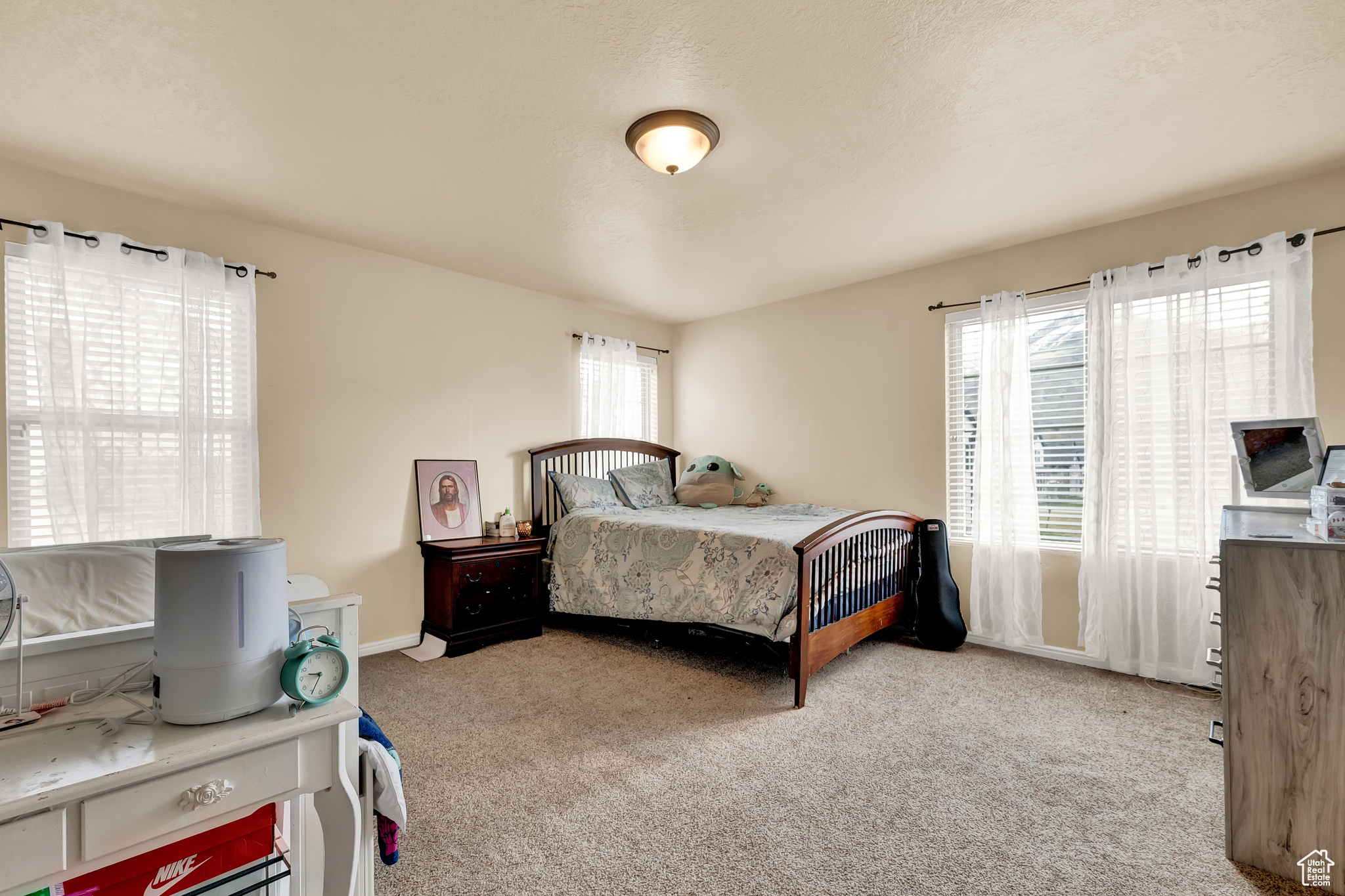136 N 360 W, Centerville, Utah 84014, 4 Bedrooms Bedrooms, 14 Rooms Rooms,1 BathroomBathrooms,Residential,For sale,360,1986365