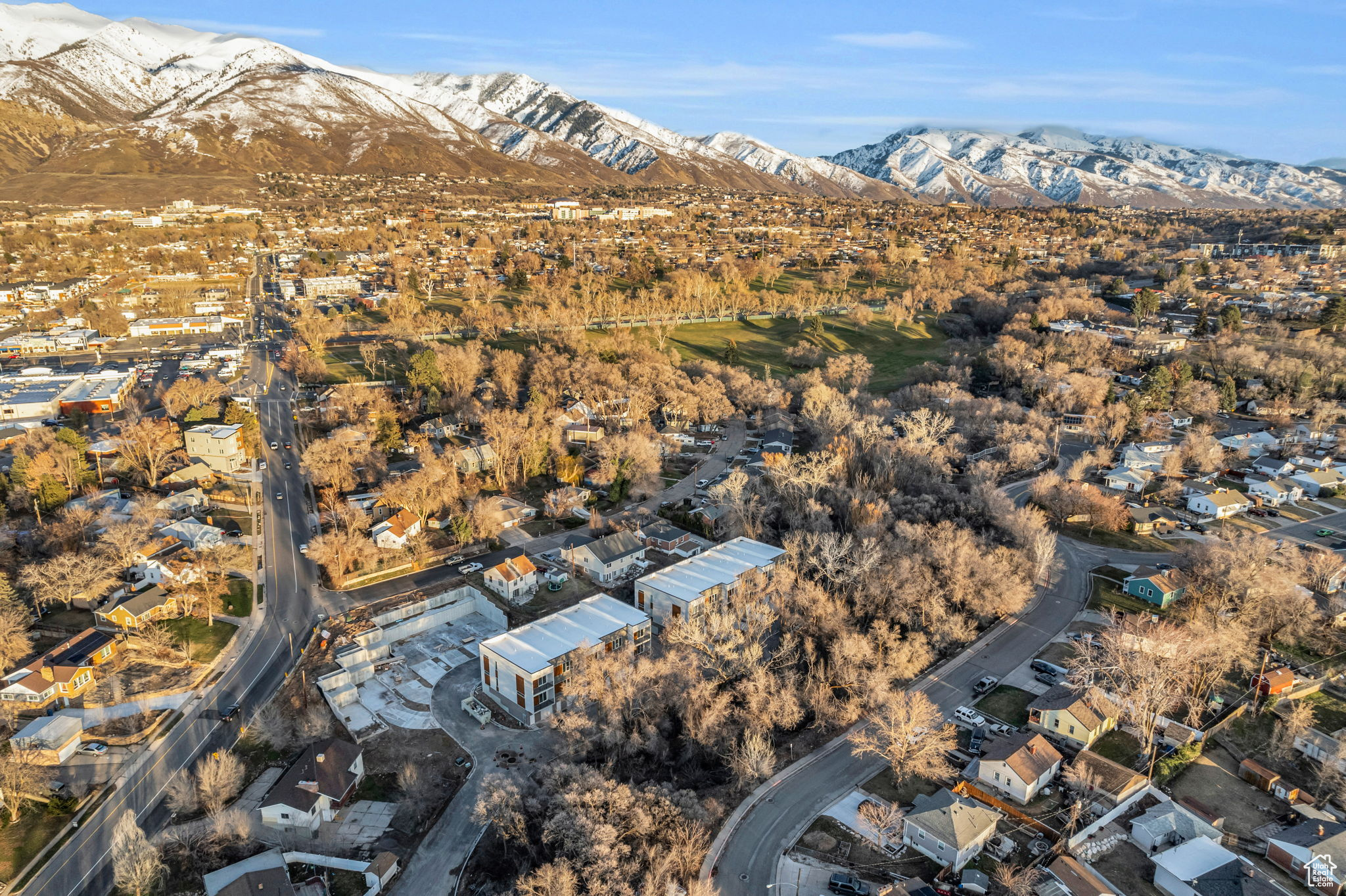 Bird's eye view featuring a mountain view