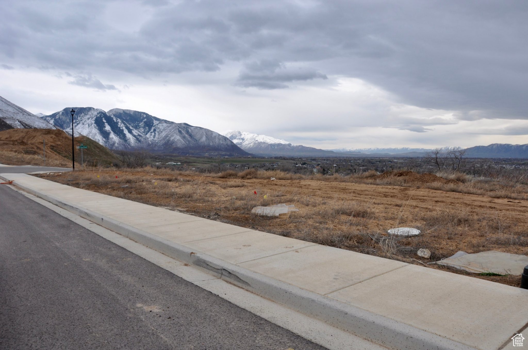 View of mountain feature