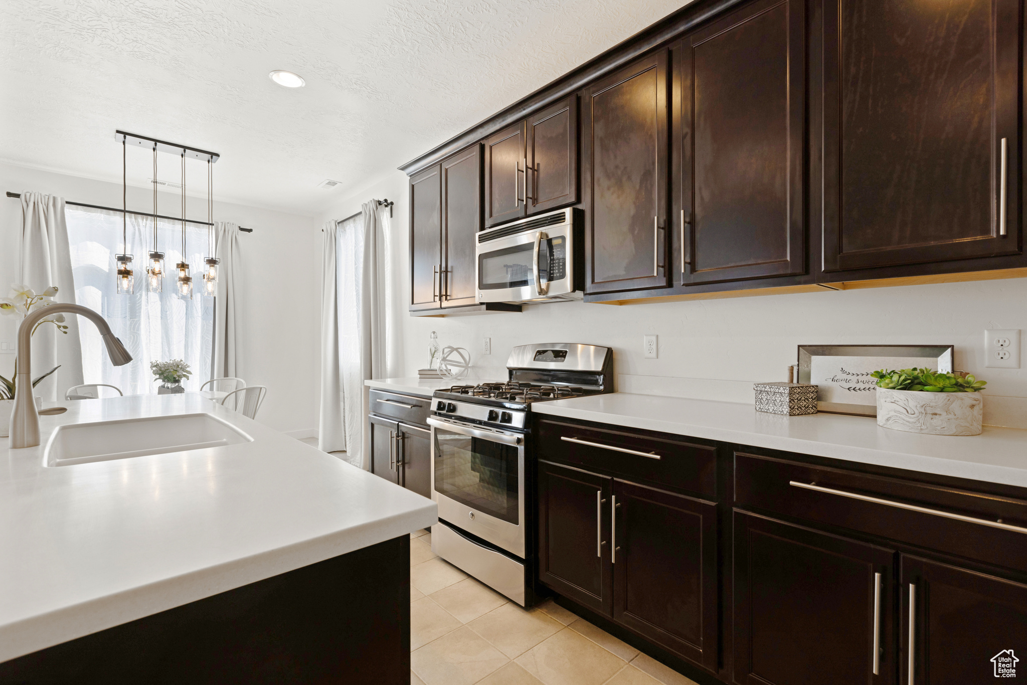 957 W Stonehaven Dr North Salt Lake UT 84054 529,800