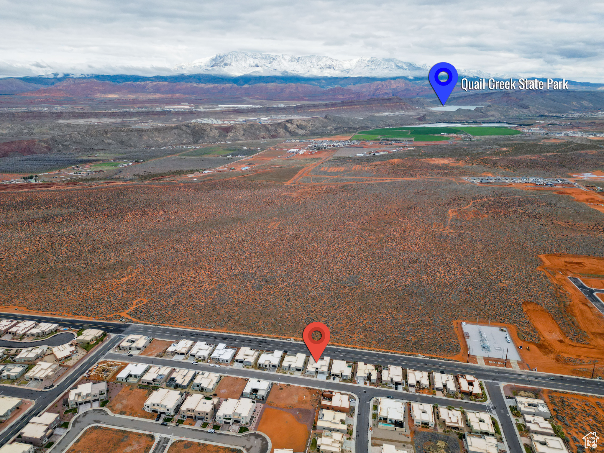 Aerial view with a mountain view