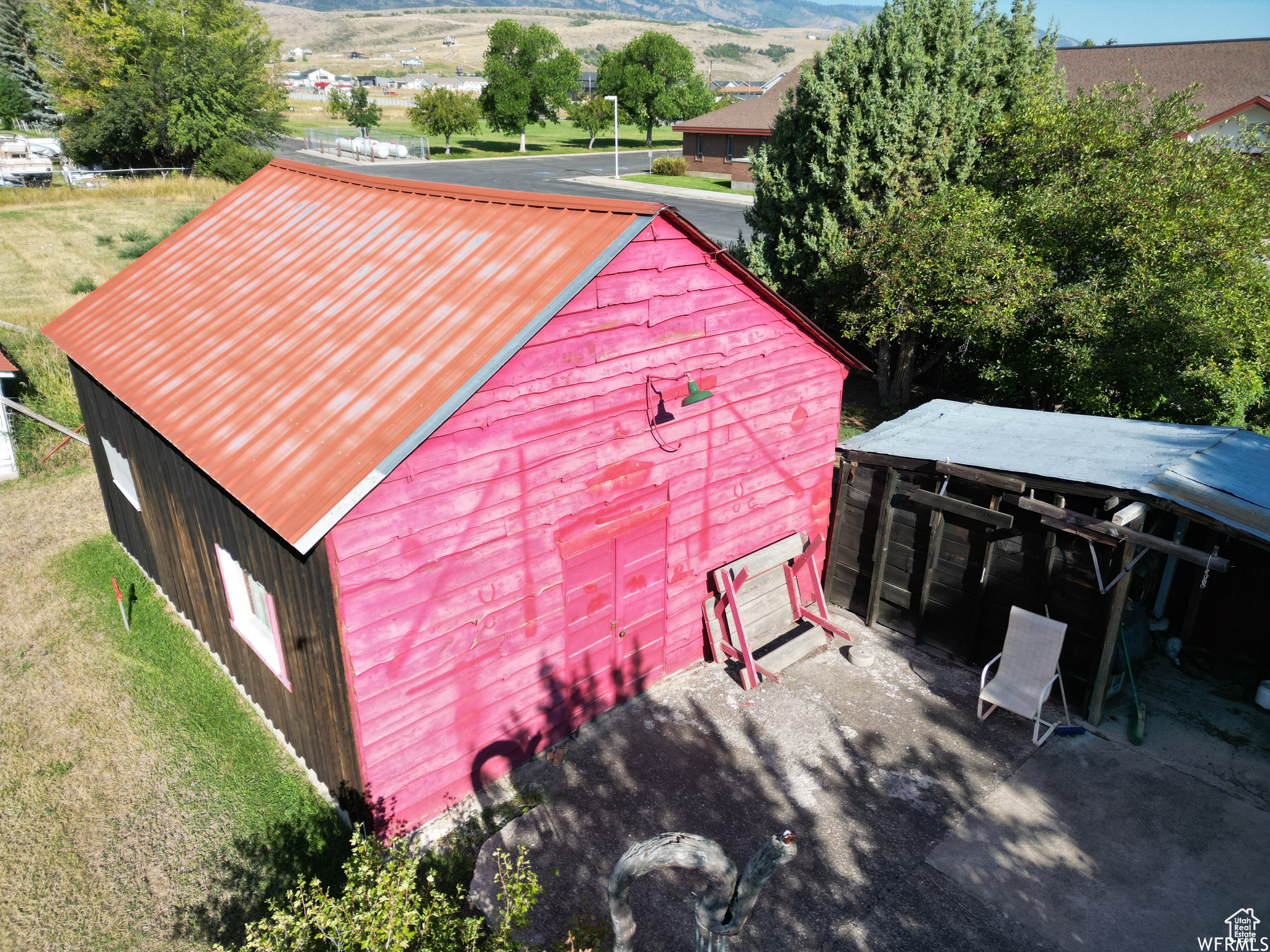 105 S Bear Blvd Garden City UT 84028 499,500