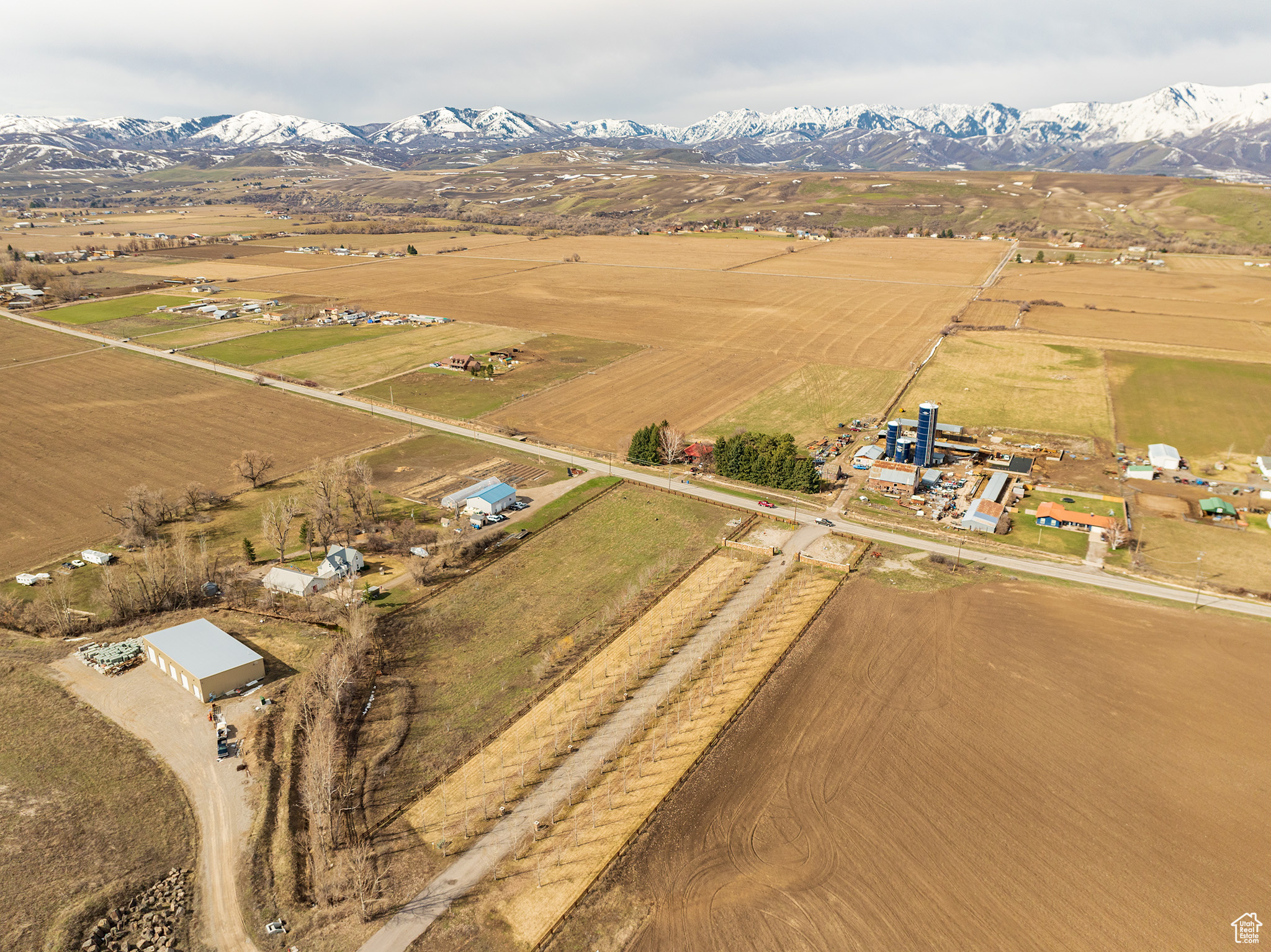 Aerial view featuring a mountain view and a rural view