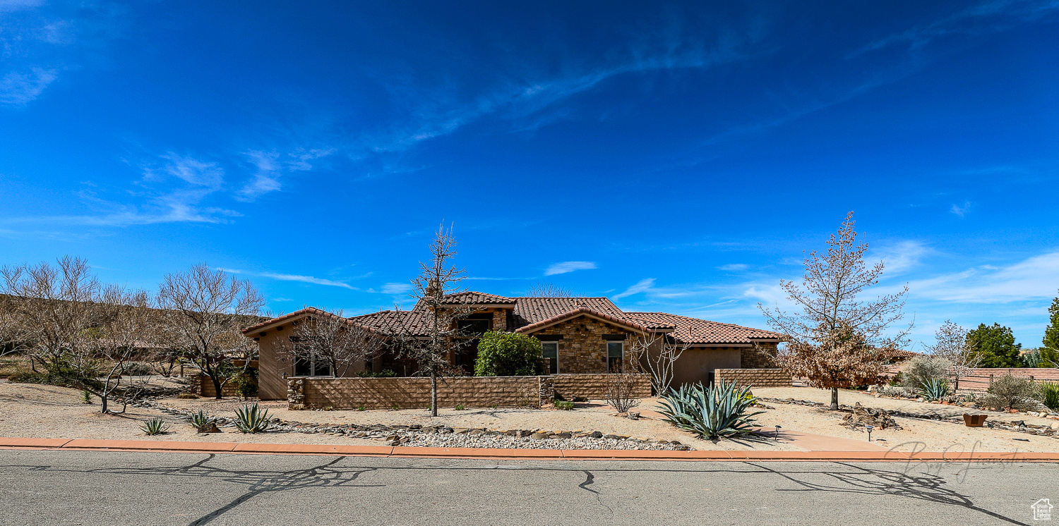 565 E RIO SION E, Virgin, Utah 84779, 3 Bedrooms Bedrooms, 10 Rooms Rooms,3 BathroomsBathrooms,Residential,For sale,RIO SION,1988182