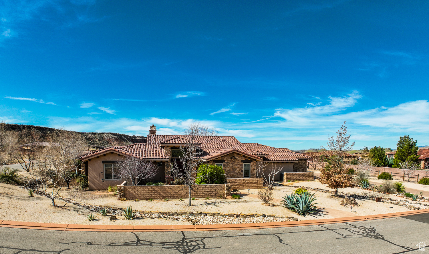 565 E RIO SION E, Virgin, Utah 84779, 3 Bedrooms Bedrooms, 10 Rooms Rooms,3 BathroomsBathrooms,Residential,For sale,RIO SION,1988182