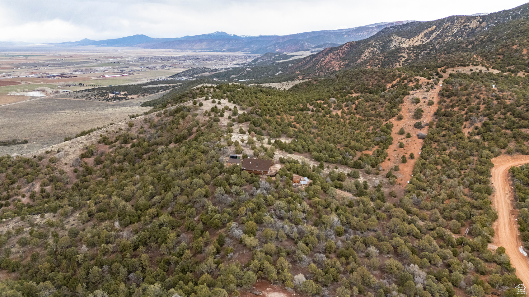 2416 W SPRING, Parowan, Utah 84761, 1 Bedroom Bedrooms, 8 Rooms Rooms,1 BathroomBathrooms,Residential,For sale,SPRING,1988186