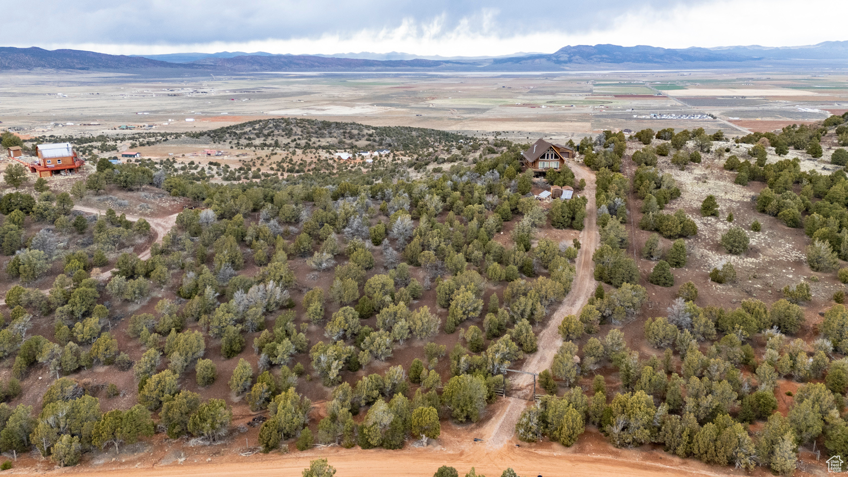 2416 W SPRING, Parowan, Utah 84761, 1 Bedroom Bedrooms, 8 Rooms Rooms,1 BathroomBathrooms,Residential,For sale,SPRING,1988186