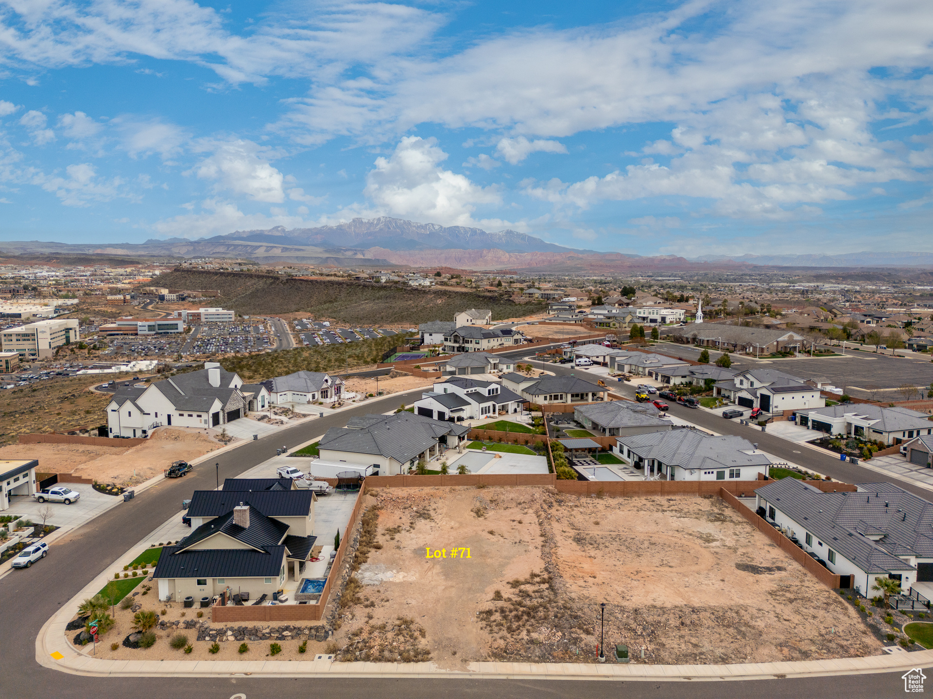 Bird's eye view featuring a mountain view