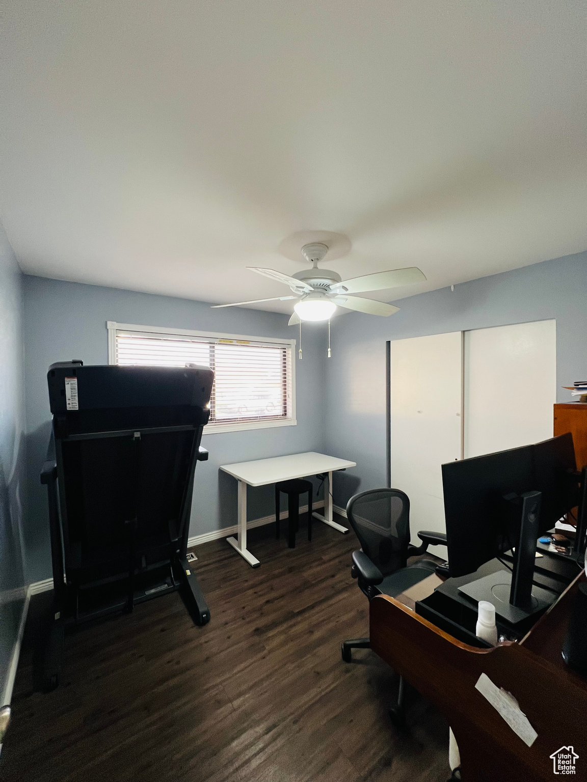 Bedroom/office space