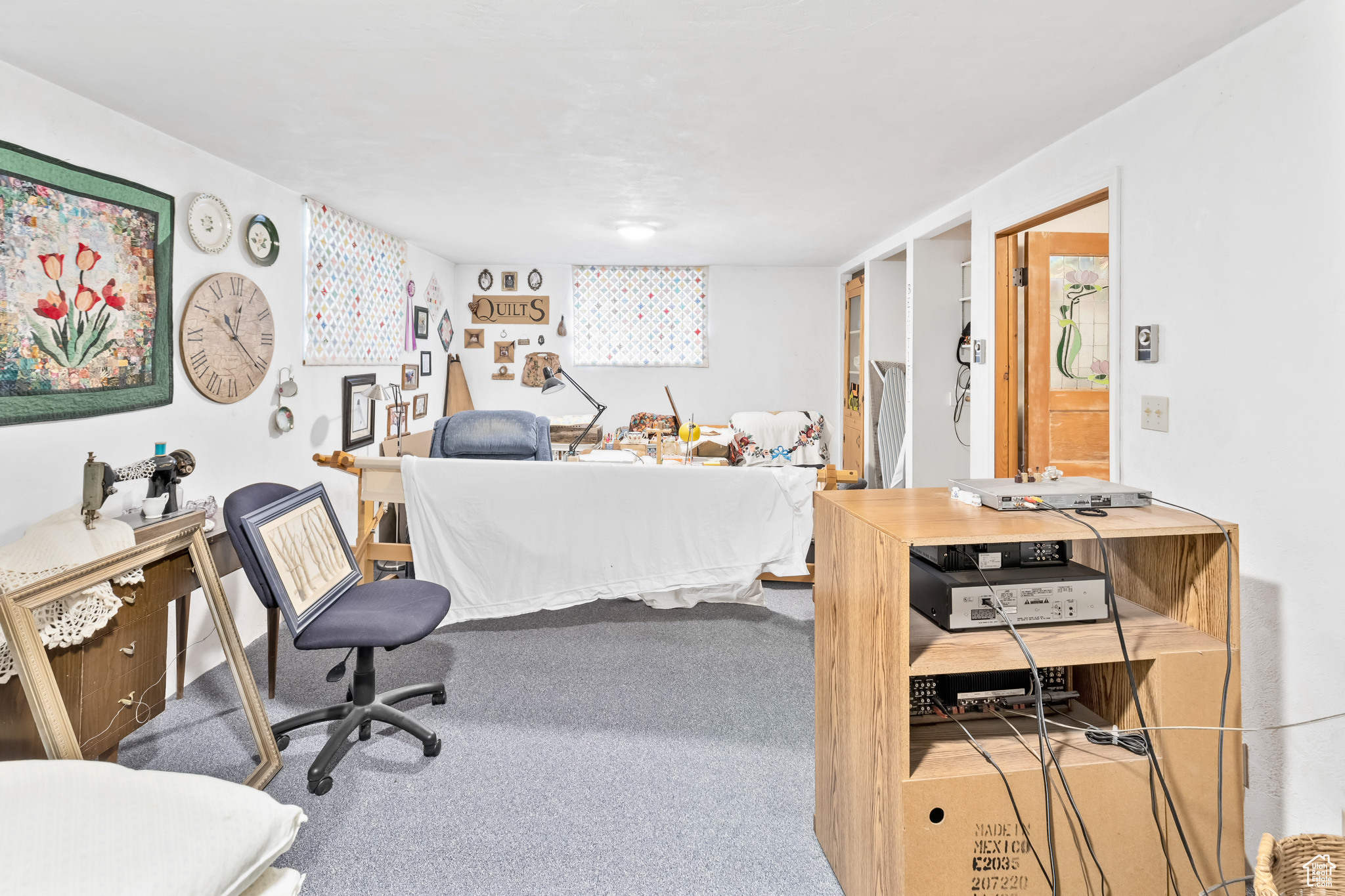 Bedroom with carpet